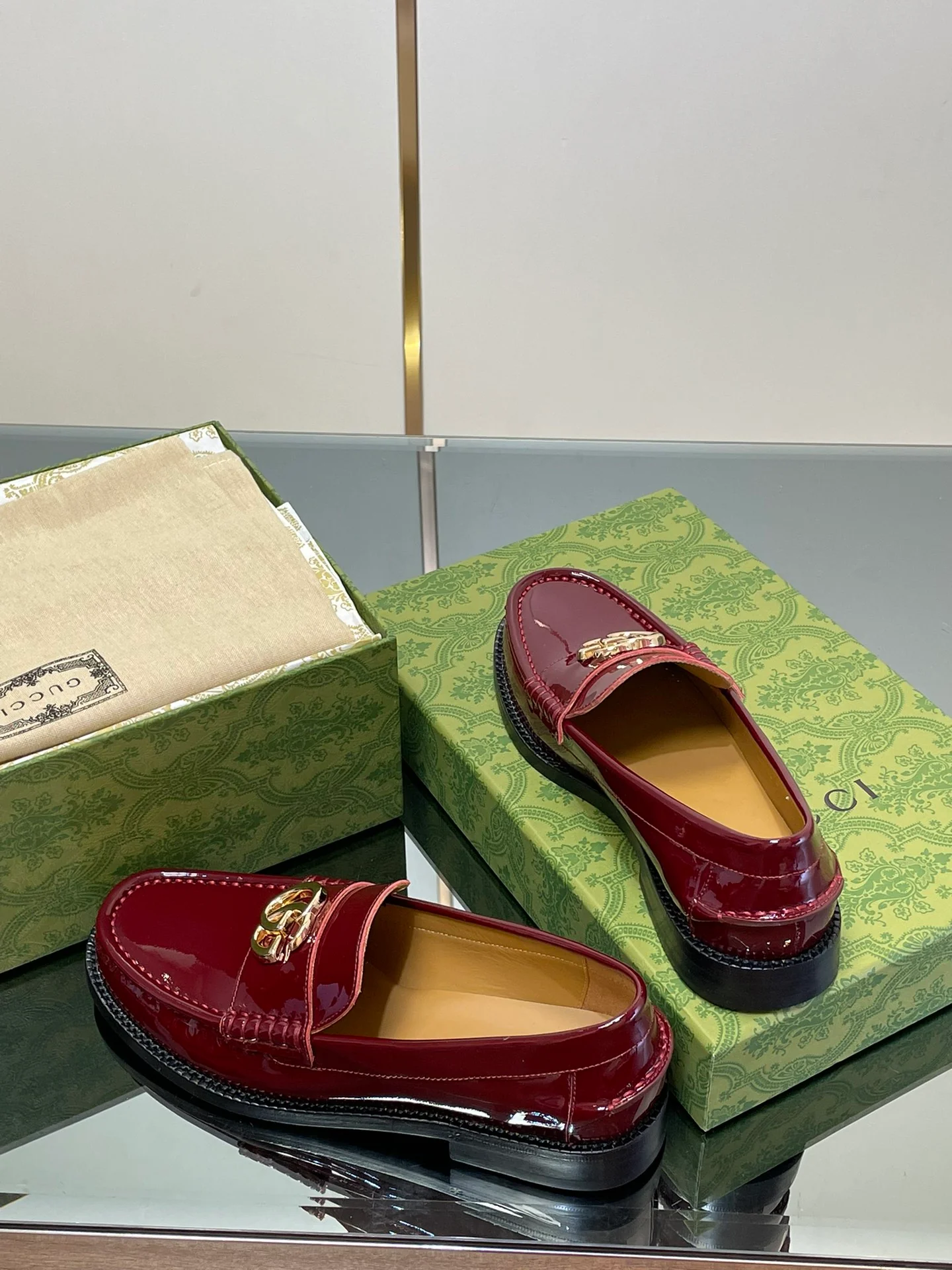 Лоферы Gucci 2024 - бордовые