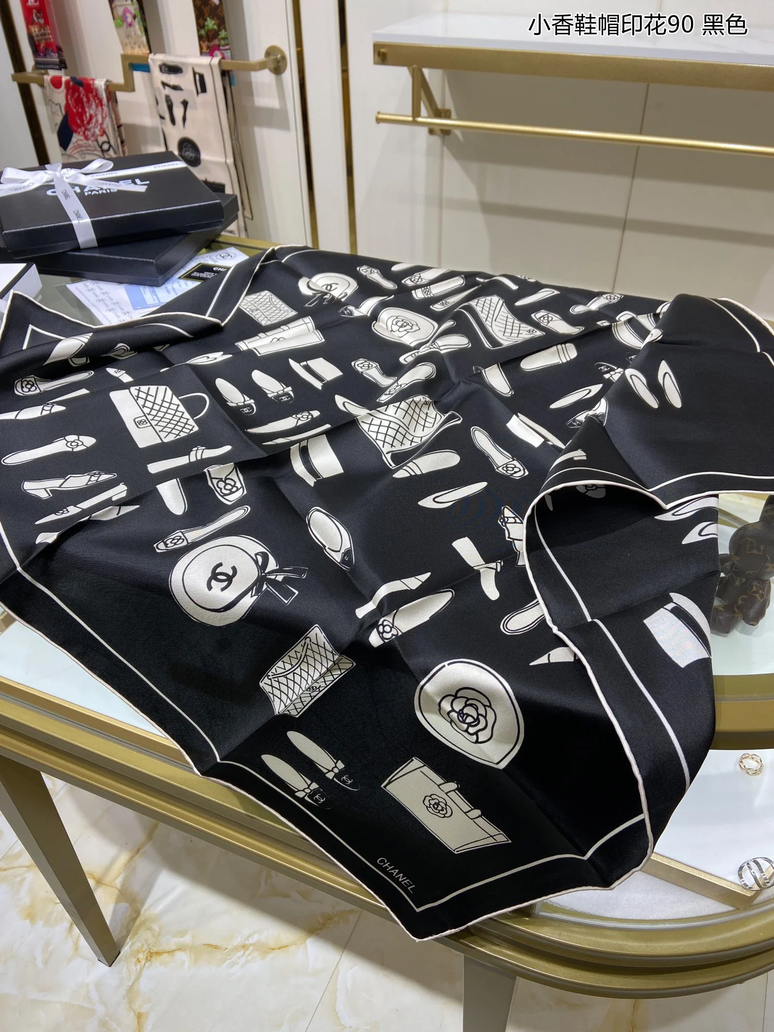 Chanel - Шелковый шарф с принтом