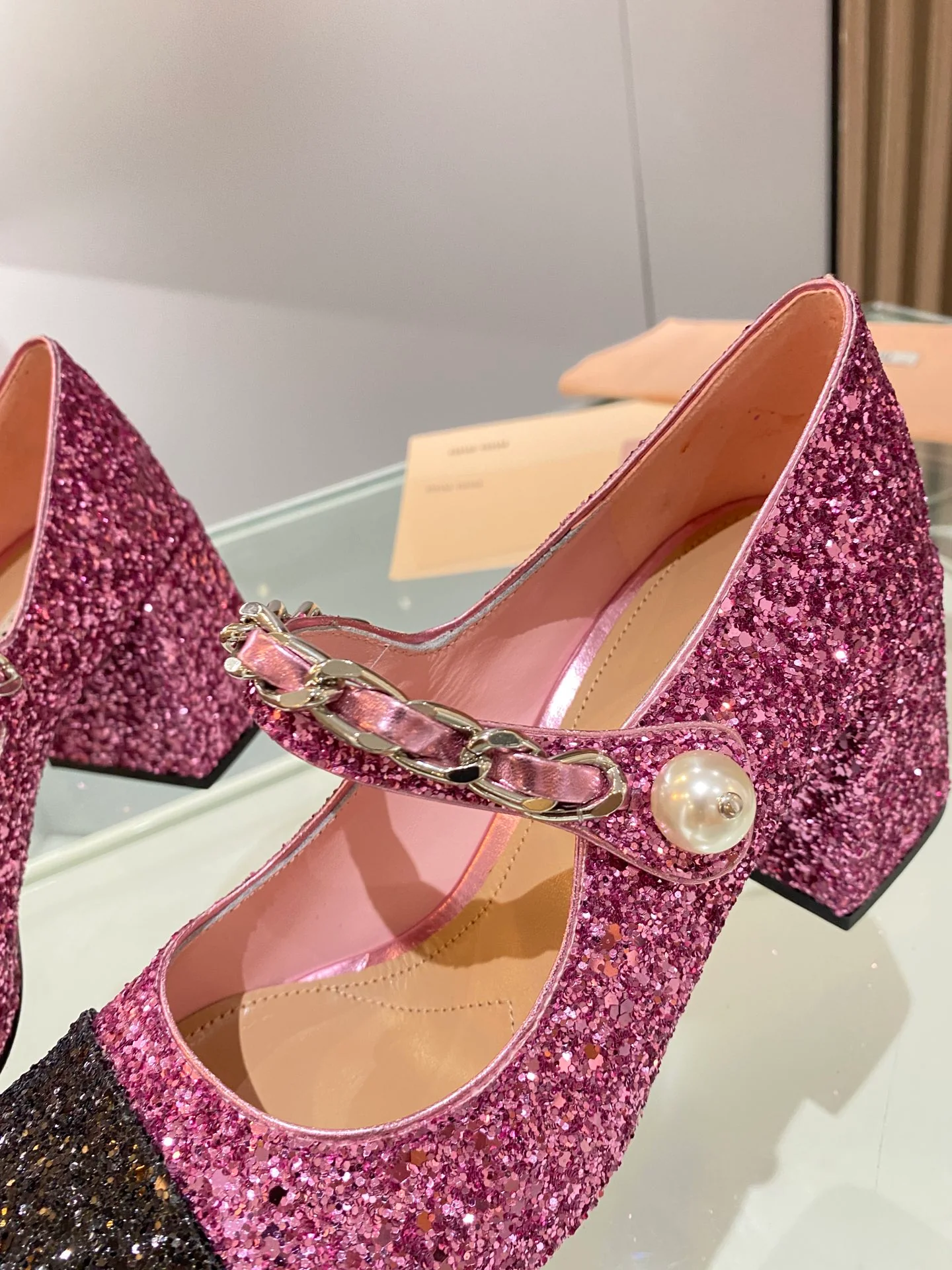 Новые поступления коллекции Miu Miu осень/зима 2023 - Балетки - Туфли на массивном каблуке - 7 см - Розовые