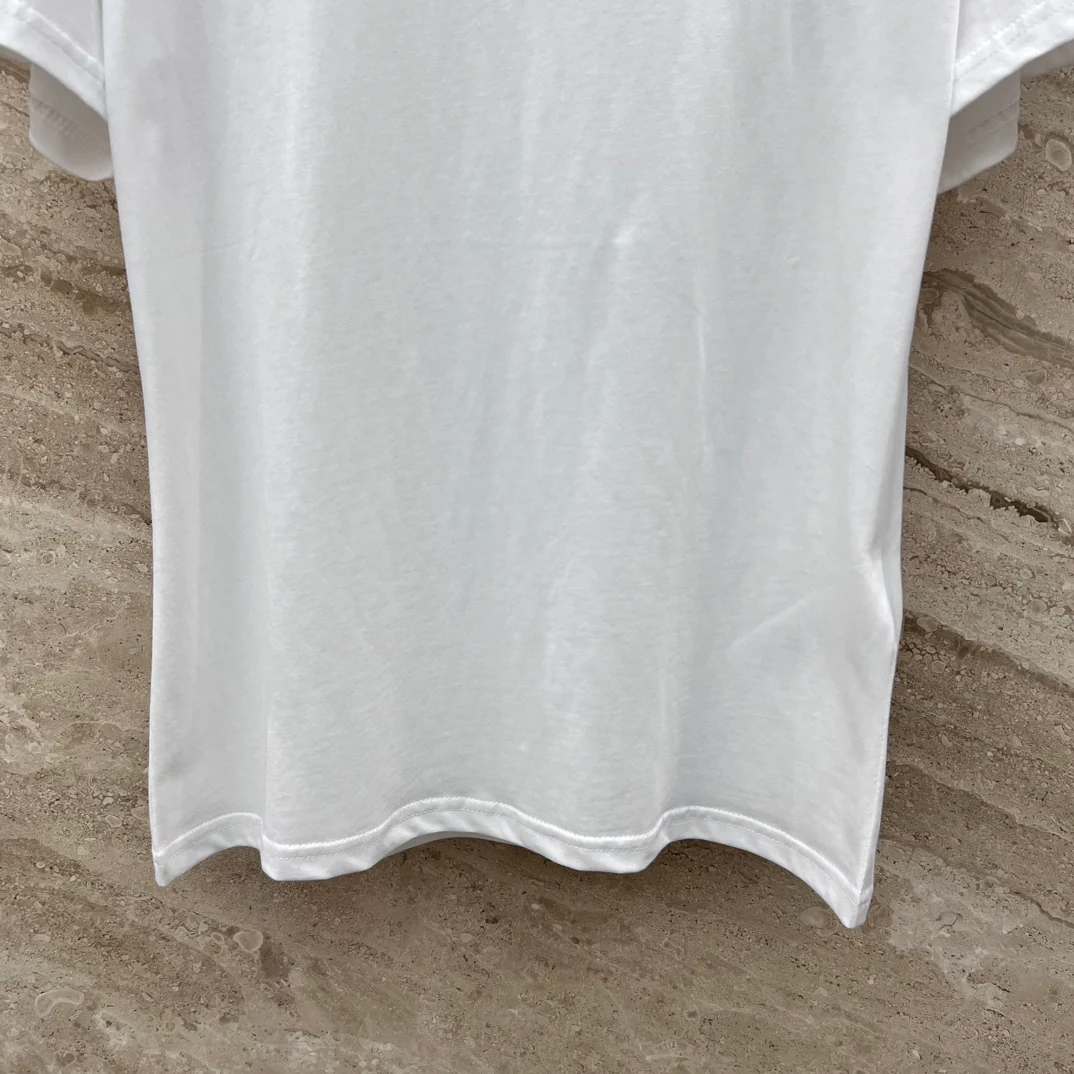 Новинка сезона весна/лето 2024 - Футболка с короткими рукавами и круглым вырезом, украшенная вышивкой в ??виде щенка - Белая