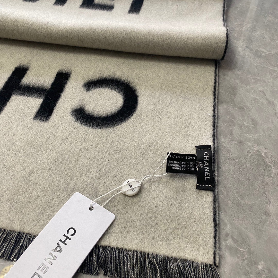 Chanel - Классический двусторонний кашемировый платок