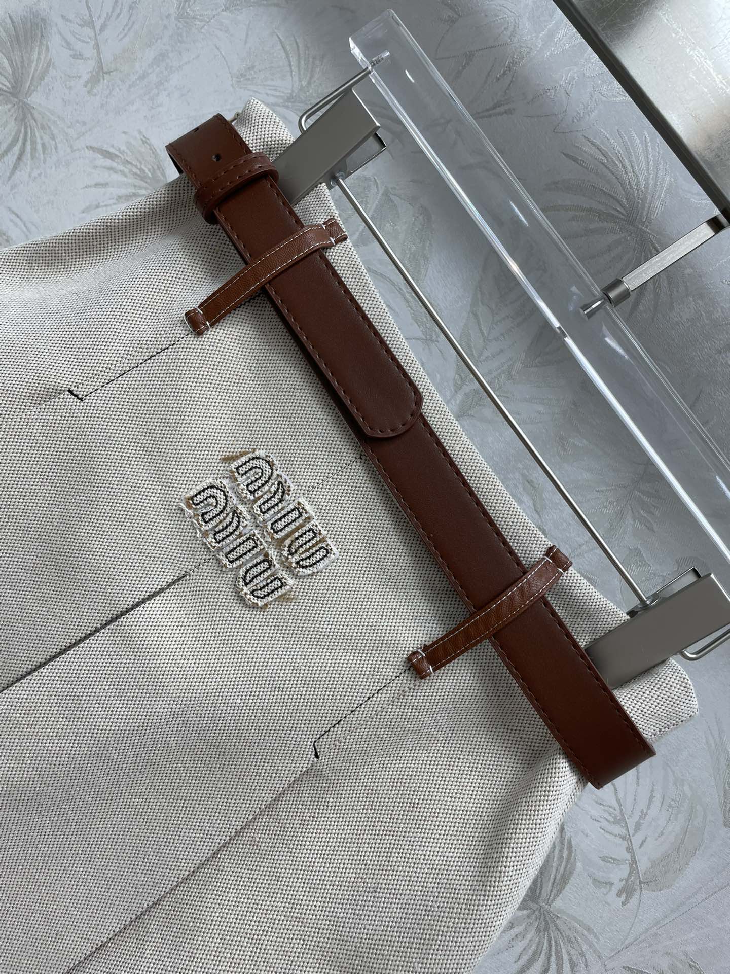 Miu Miu - Коллекция юбок из лоскутков с вышитым логотипом, весна/лето 2404-24