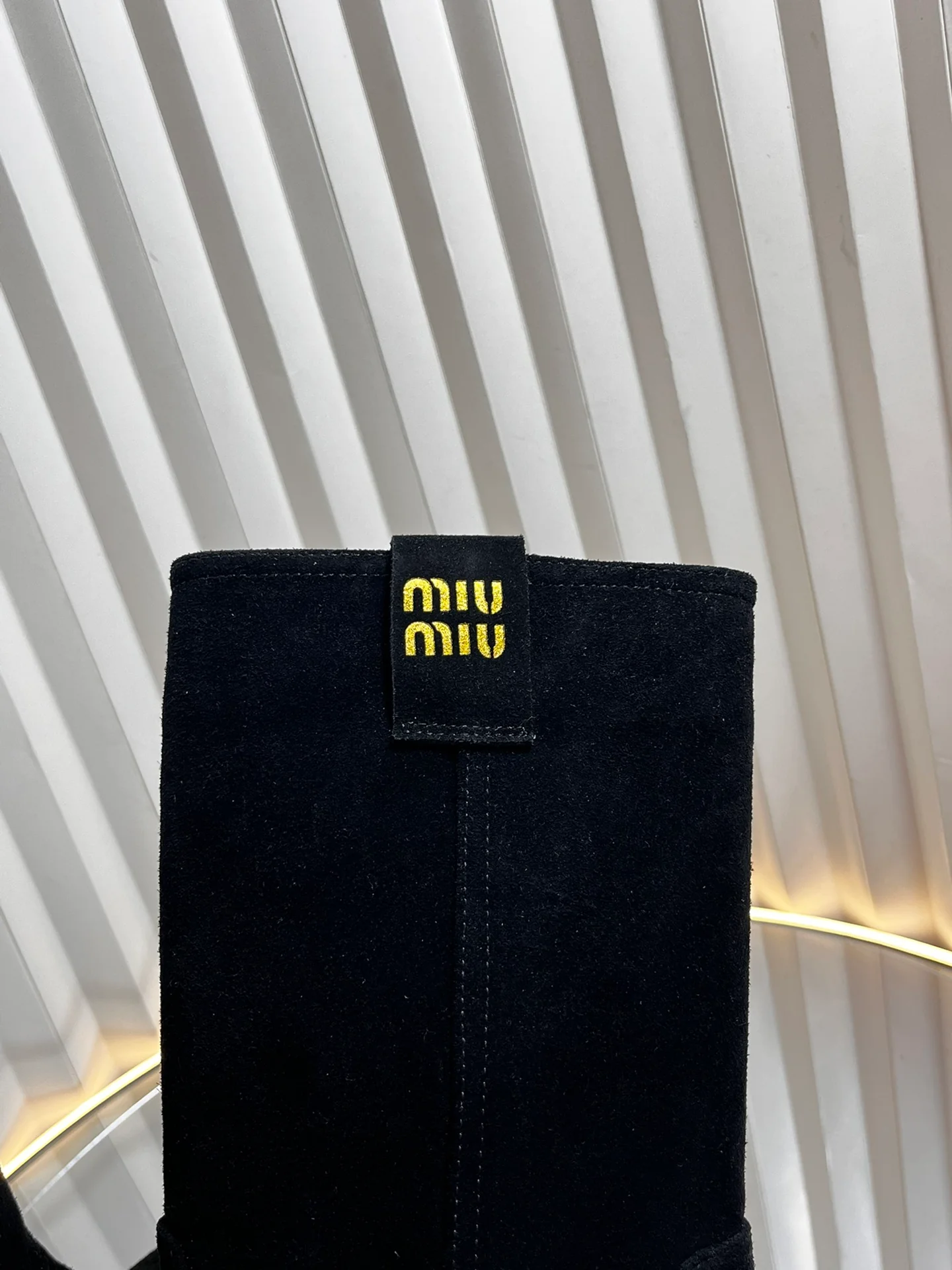 Замшевые сапоги Miu Miu 2024 — черные