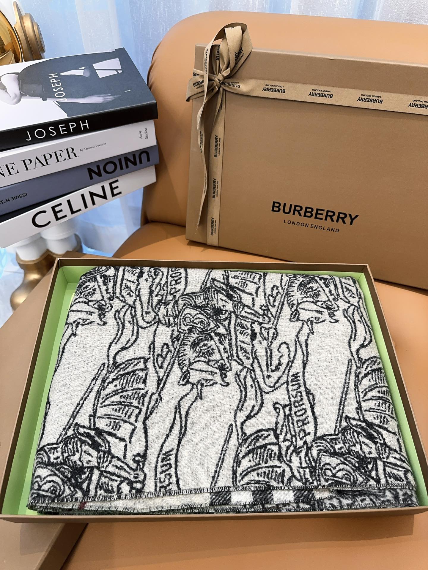 Двусторонняя шаль Burberry 2024 Equestrian - 210-50