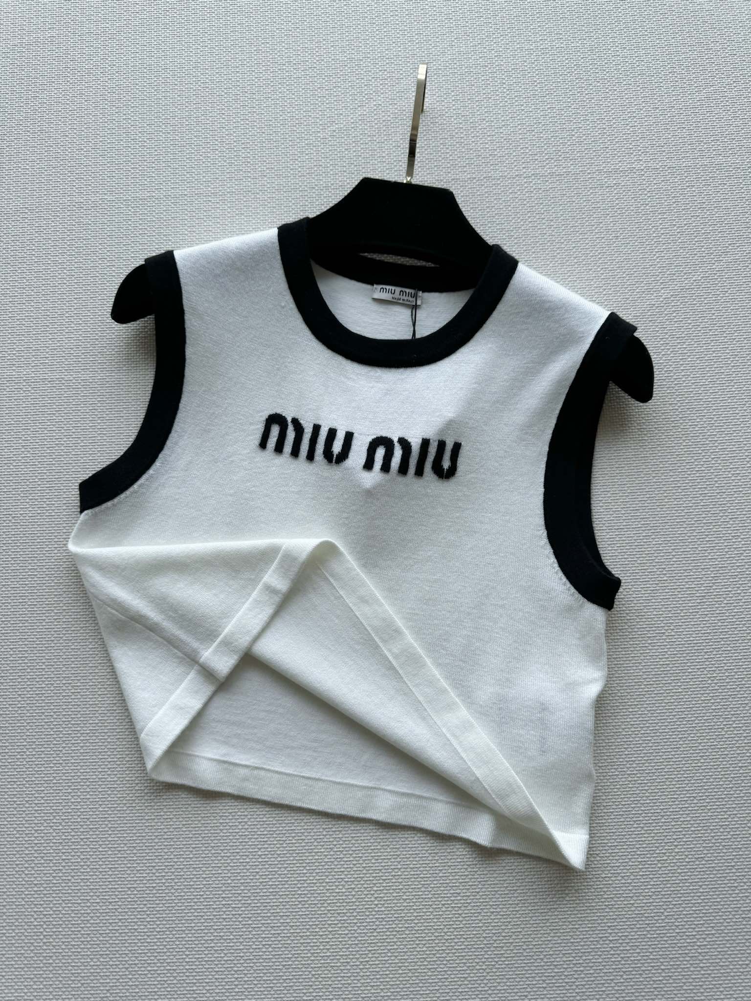 Miu Miu - 2404 - 24ss Весна/Лето Новый короткий жилет с цветовыми блоками - Белый