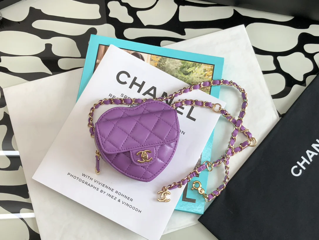 Поясная сумка Chanel с сердечком и стёжкой - 1 шт.