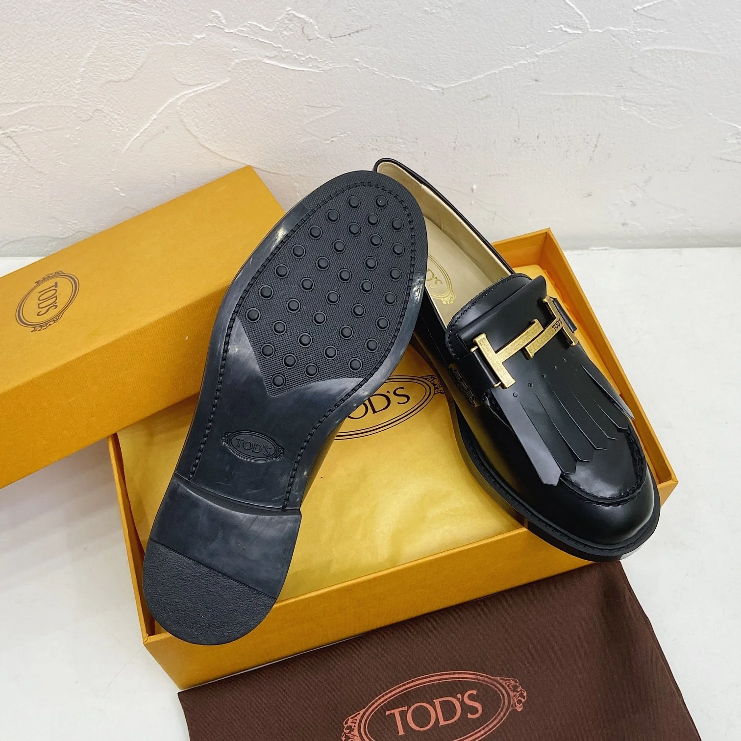 Лоферы Tods с двойной Т-образной кисточкой и слипонами