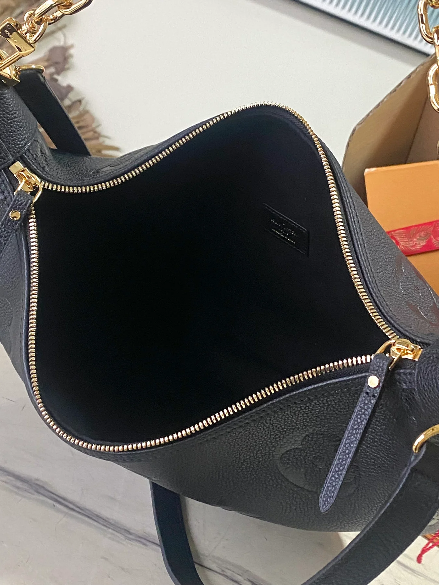 m46725-LV-loop-hobo-large-half-moon bag-black