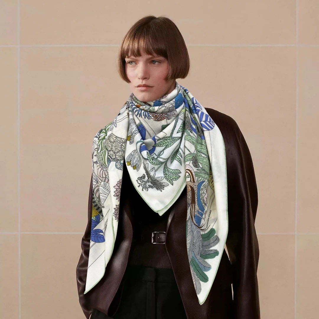 Большой носовой платок Hermes с изображением экзотического животного - 140-140