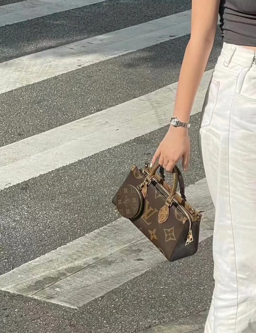 LV-m46653-onthego-east-west Сумка/Наплечная сумка - Коричневая