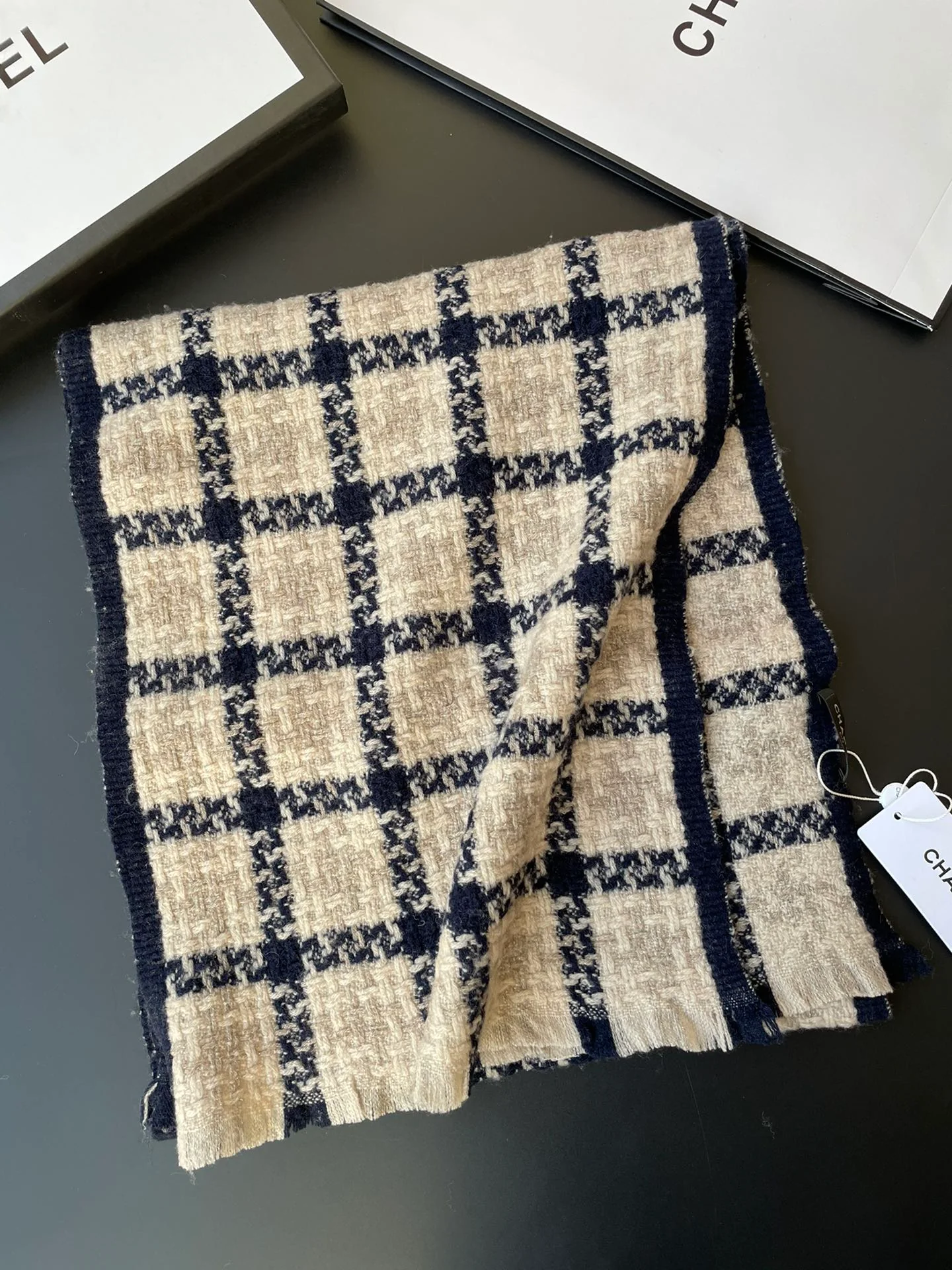 Шарф Chanel из камвольной кашемировой шерсти с двойной перекрестной клеткой - серебряные нити - 80 - овечья шерсть - 20 - кашемир - 38 - 180 см - 1