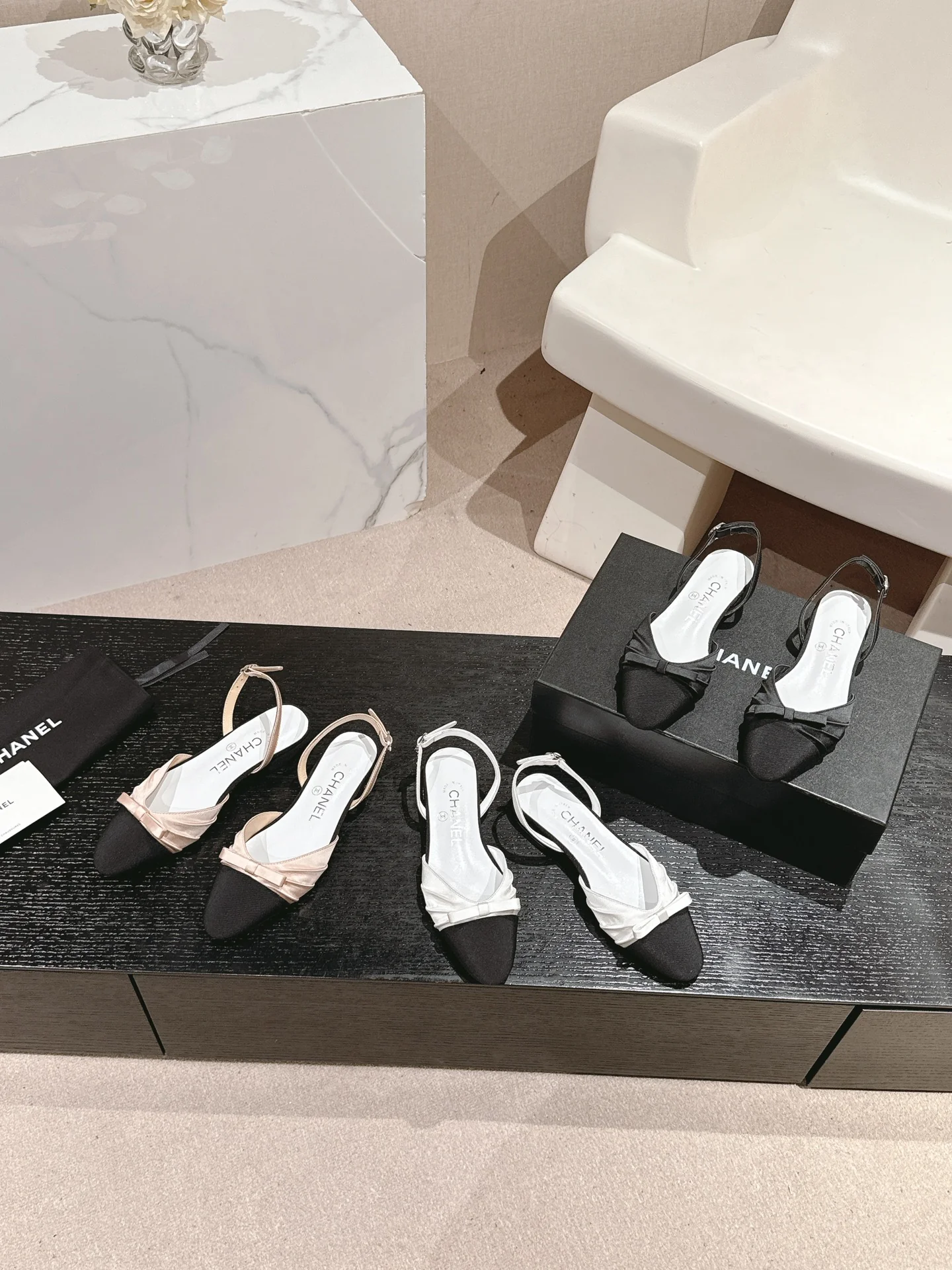 Туфли Chanel 2024 Ribbon Low Heels - Изображение из коллекции - 1