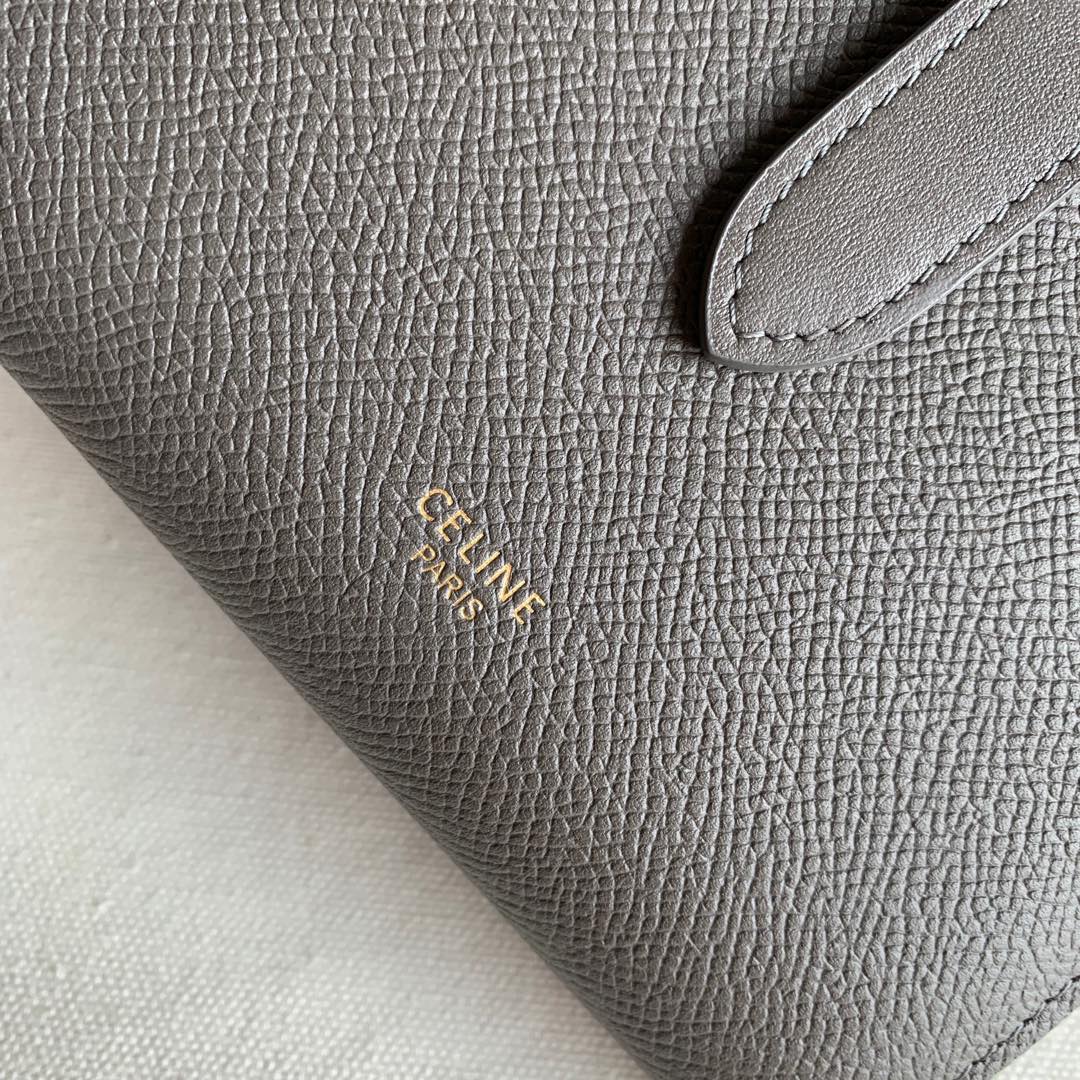 Celine-STRAP 粒面小牛皮钱包