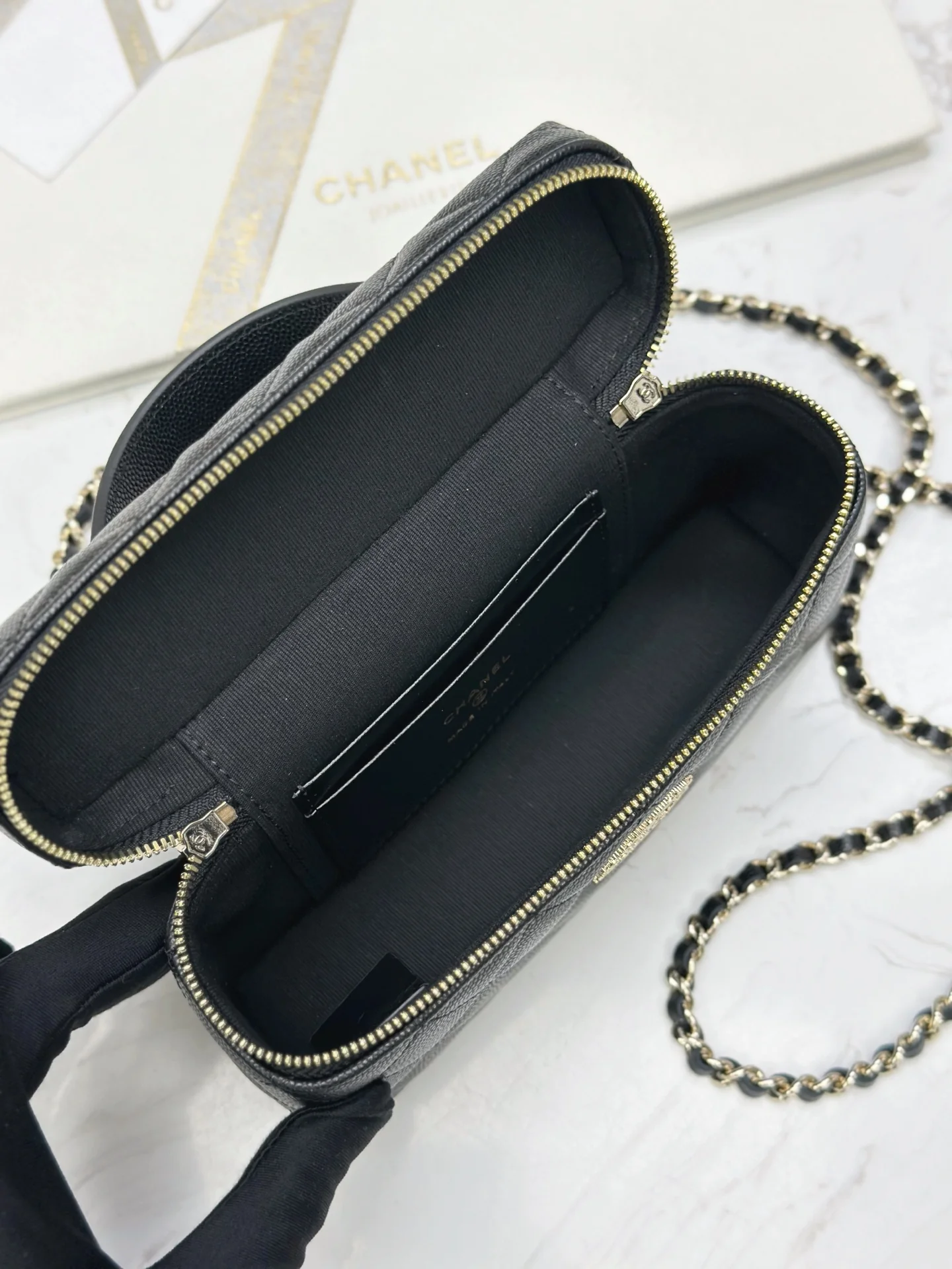 Сумочка Chanel 25p Heart Diamond LP с цепочкой - черная