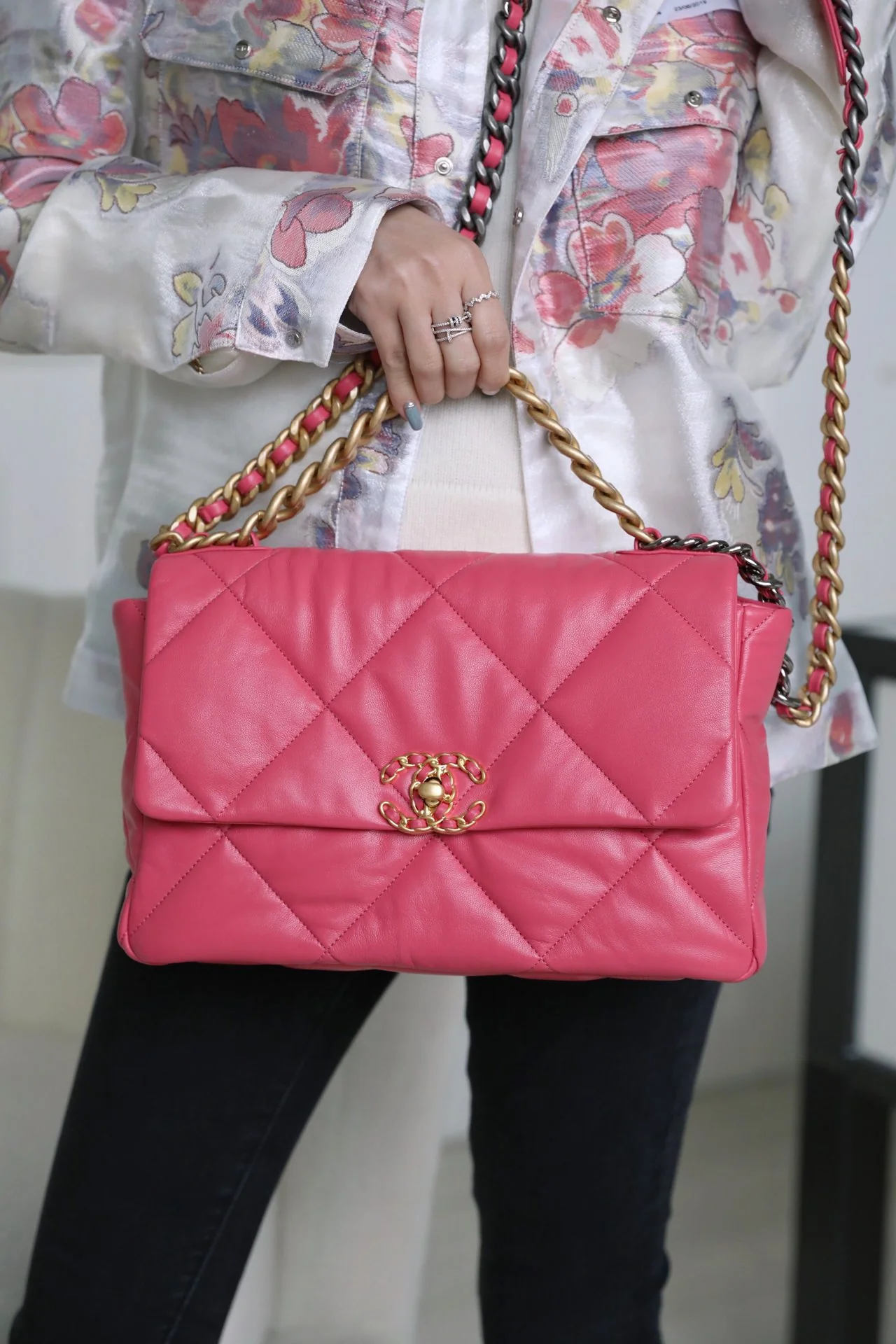 Пудра для помады Chanel 19bag Medium