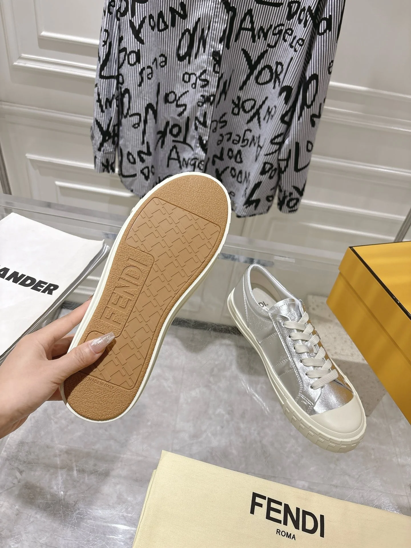 Повседневные туфли Fendi 2024 - серебристые