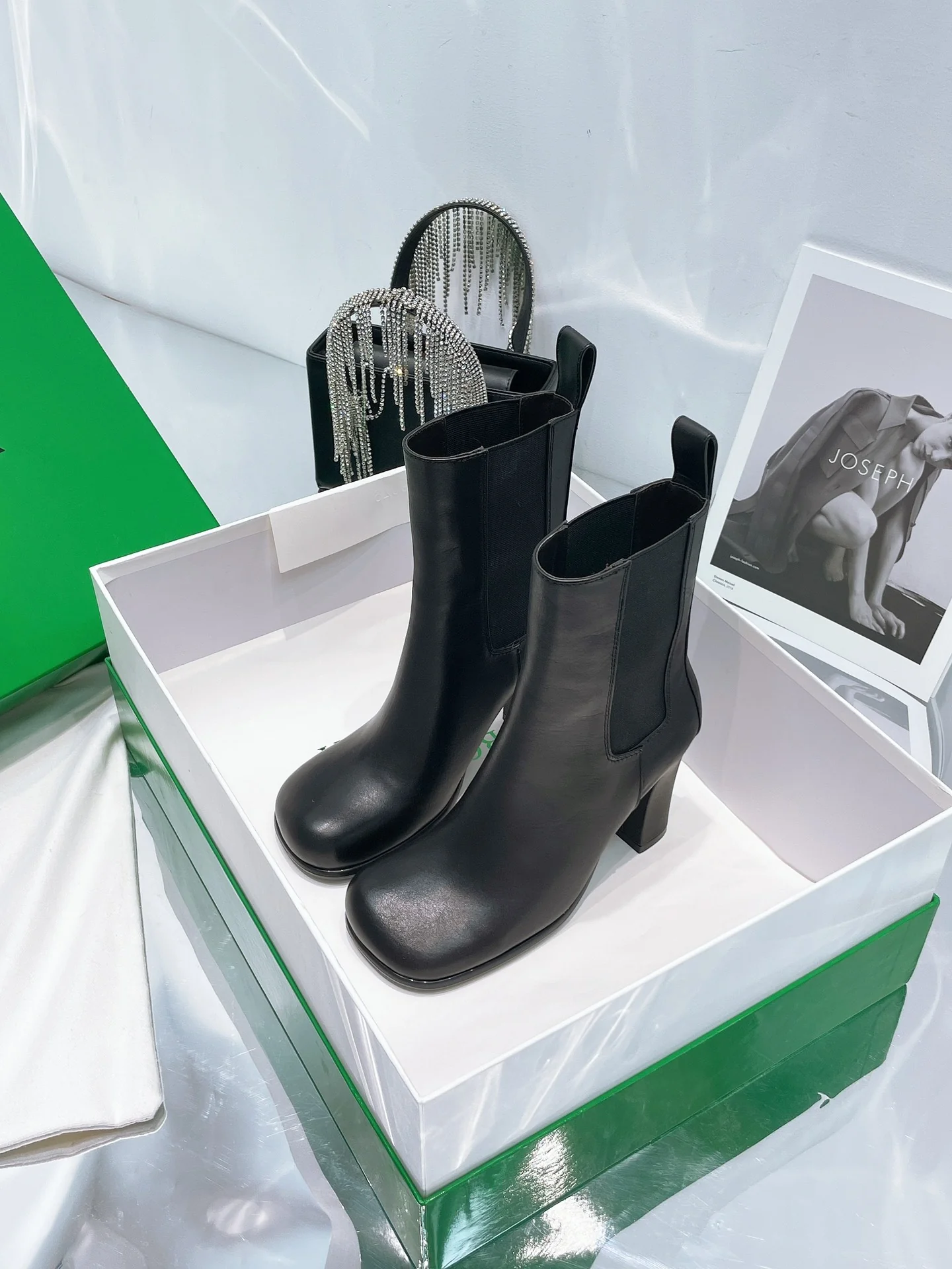 BV - Ботильоны на массивном каблуке с закругленным носком