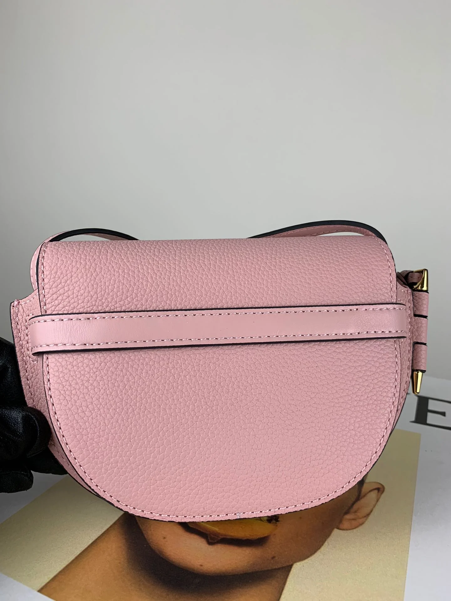 Loewe-gate-mini-21x12-5x9-5-cm-1