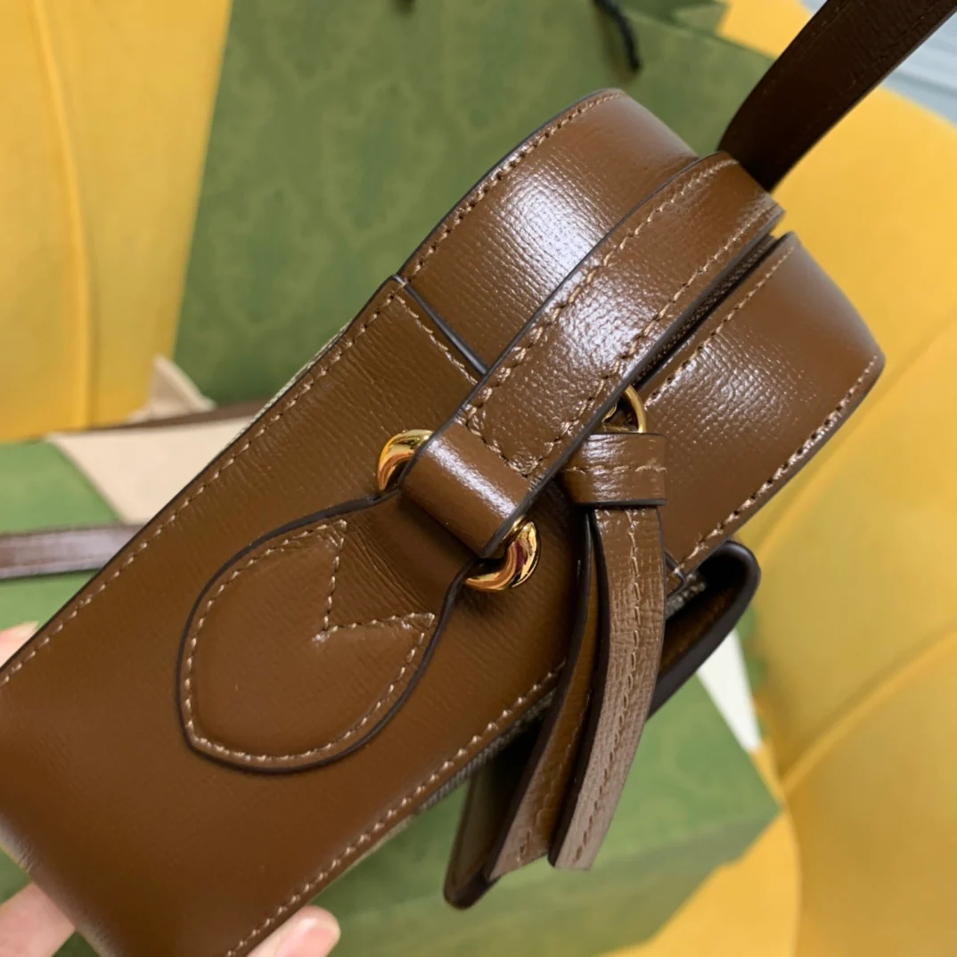 Сумка для фотоаппарата Gucci 1955 с пряжкой в ??виде подковы