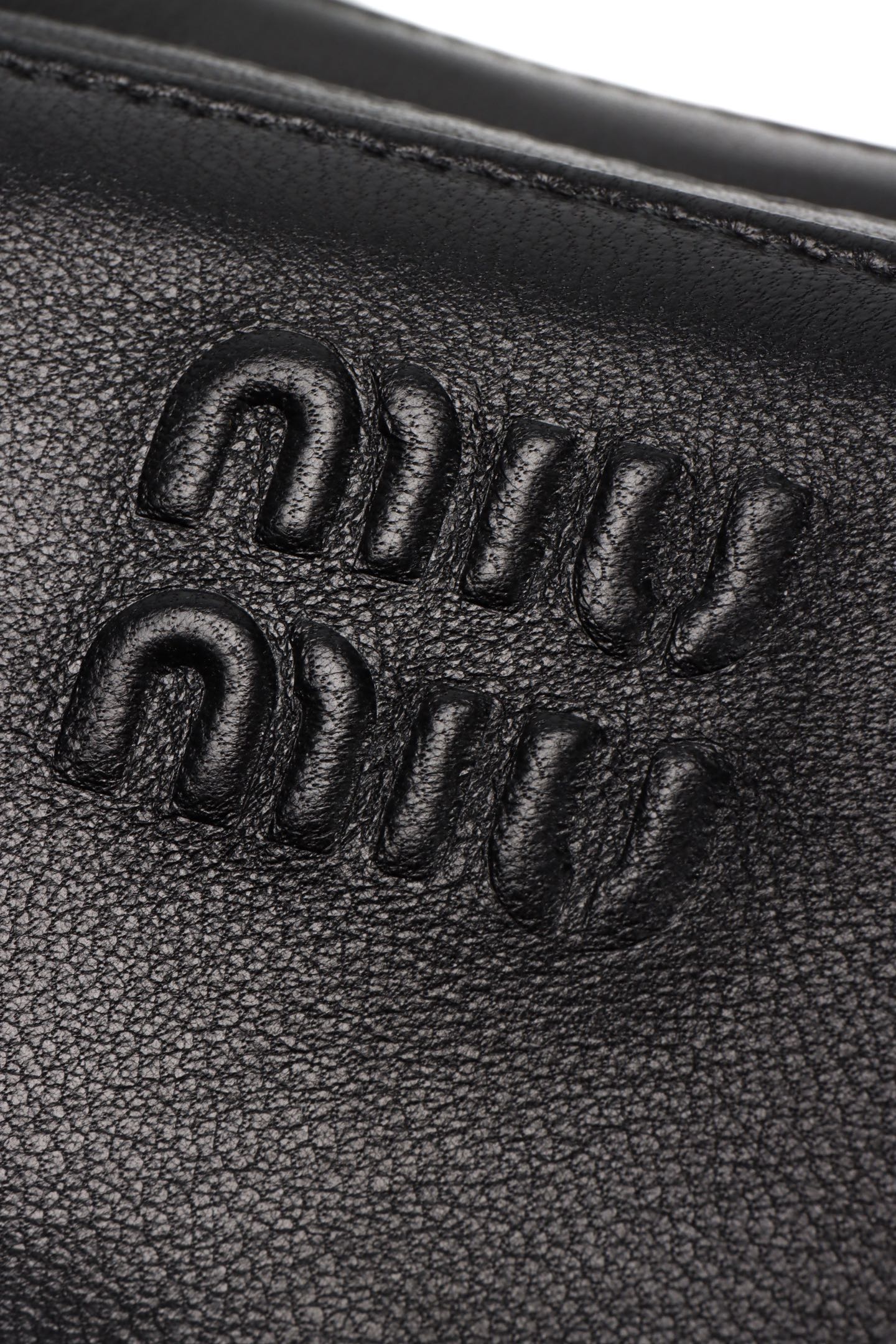 Miu Miu - Сумка-клатч из кожи наппа