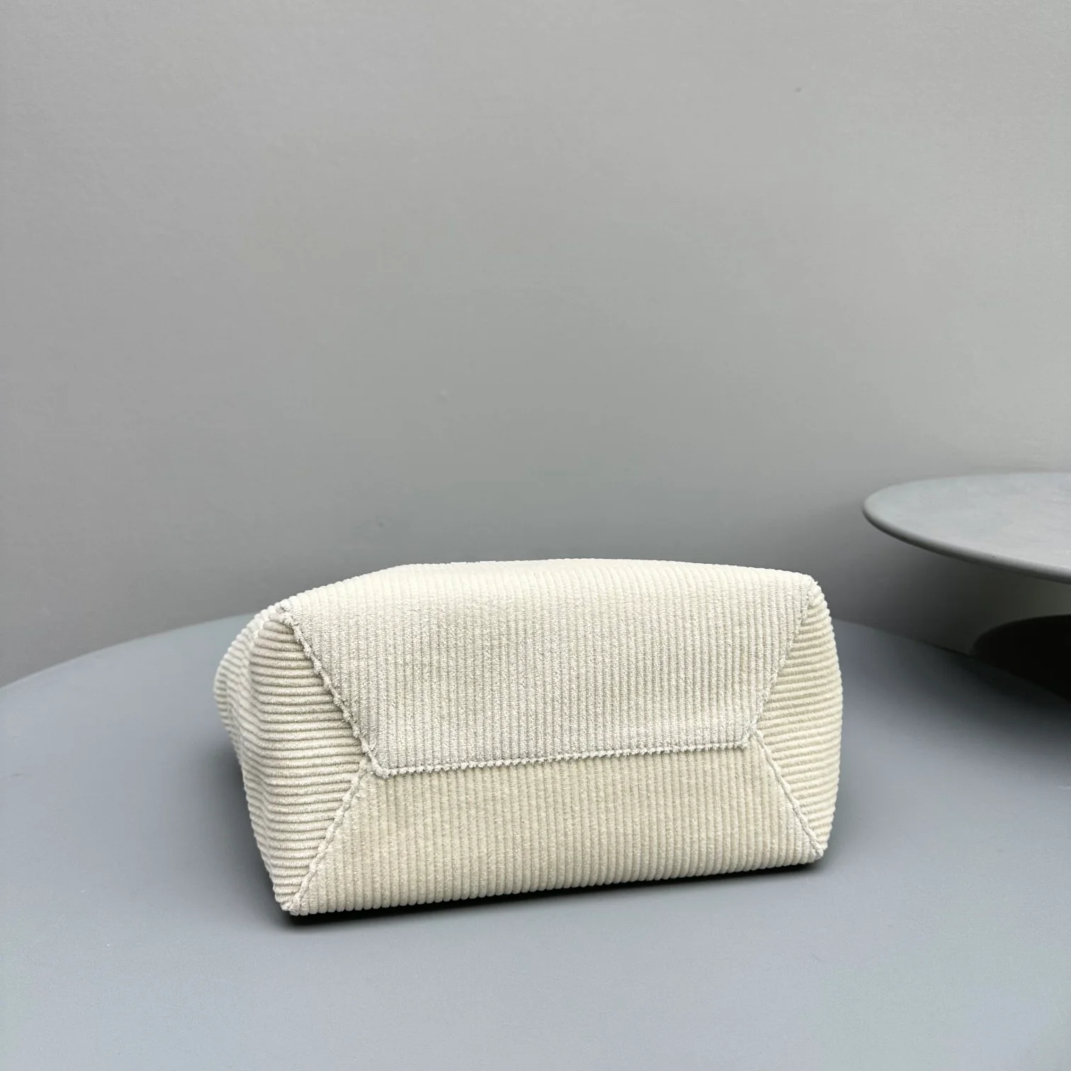 Сумка-тоут Miu Miu Ivy - Вельветовая - Маленькая - Белая