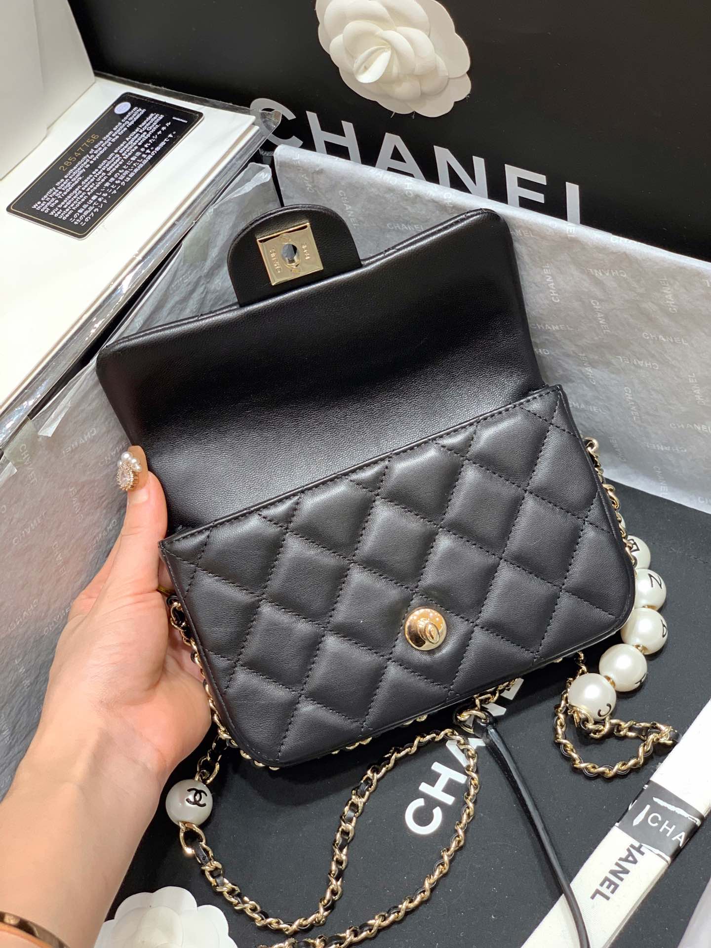 Сумка Chanel CF Pearl из коллекции Весна/Лето 2020 — Черная — 18 см