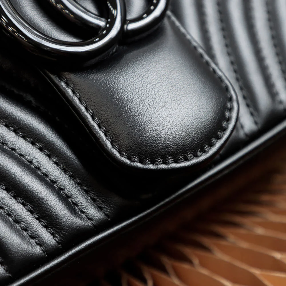 Сумка на цепочке из коллекции Gucci Marmont - Черная