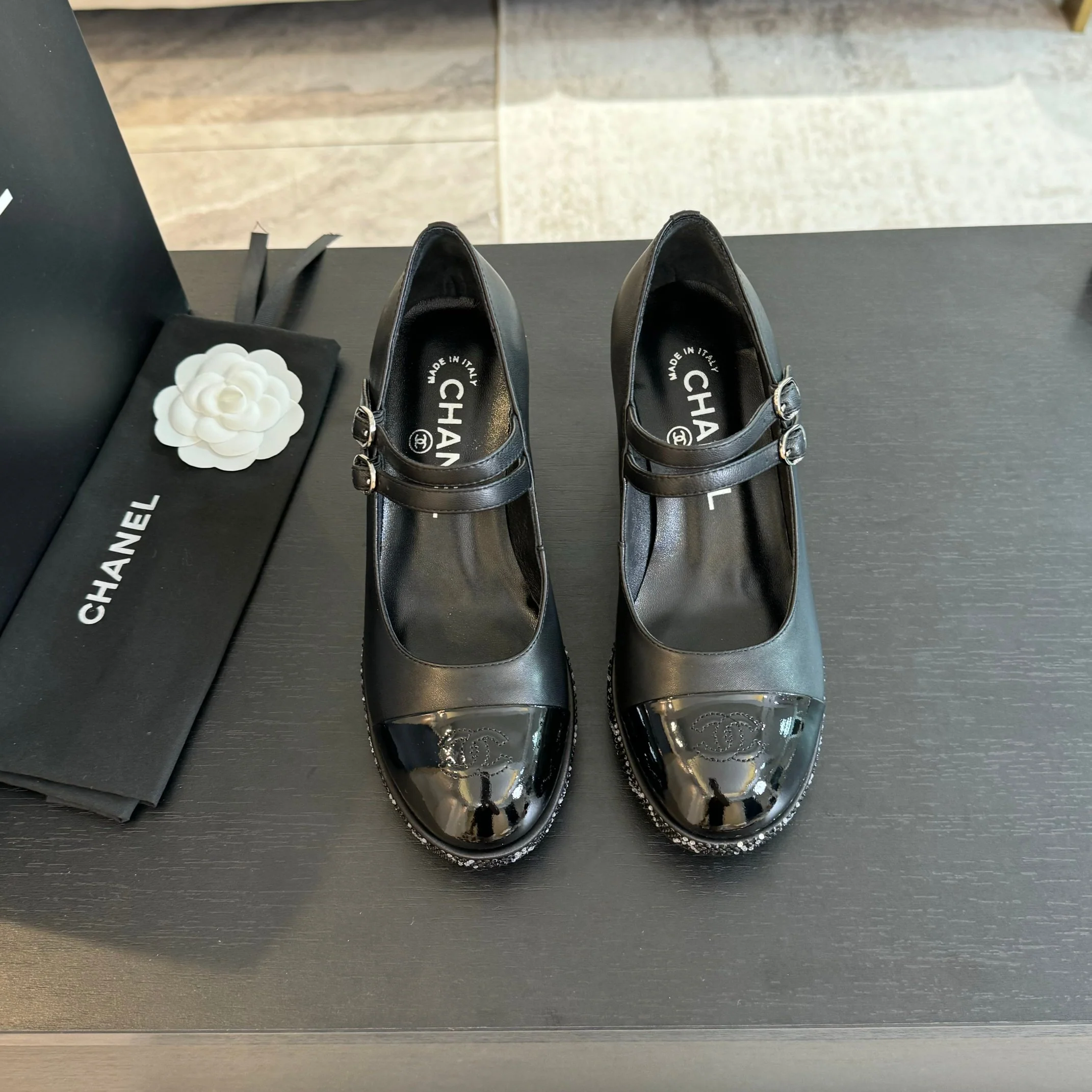 Босоножки на высоком каблуке Chanel 2024 - Черные - 1