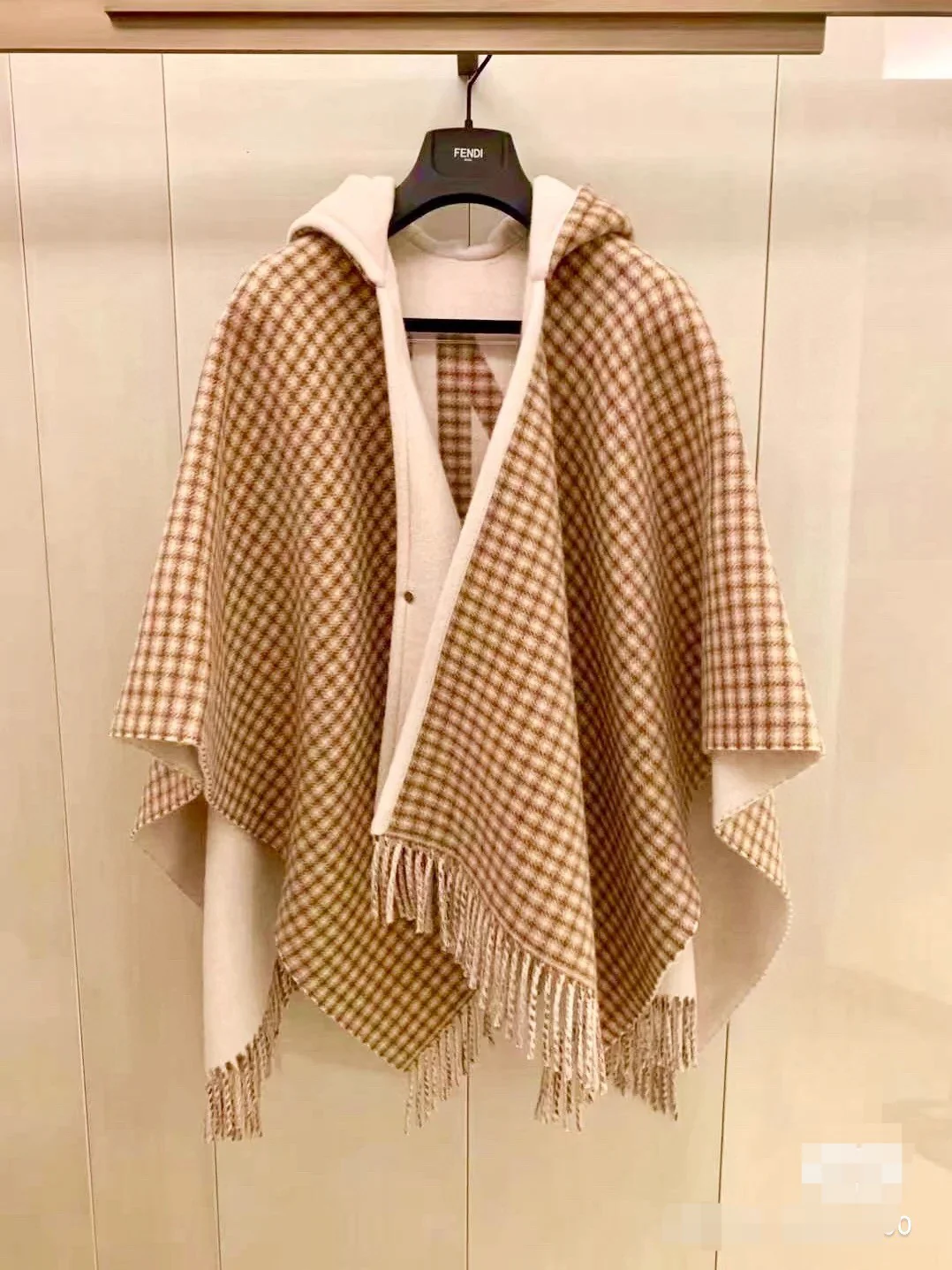 Fendi - Двусторонняя накидка в римскую клетку - 140-160 см - включая бахрому - 75 - шерсть 25 - кашемир - черный - бежевый - 1