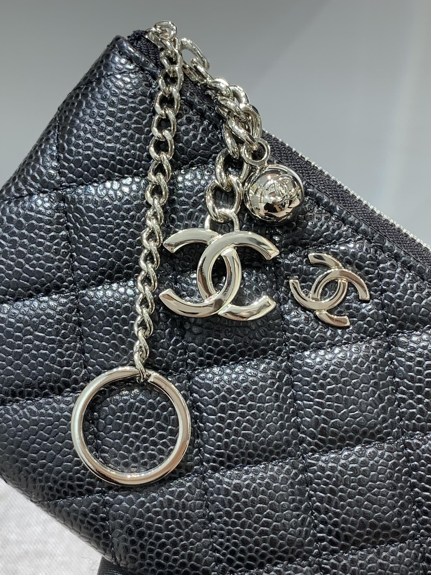 Chanel-经典双C 黑银 拉链零钱包/钥匙包