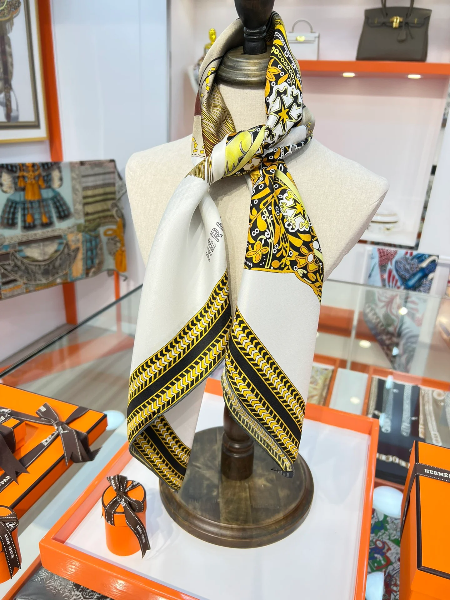 Шелковый шарф Hermes 90 - Prairie Saddle