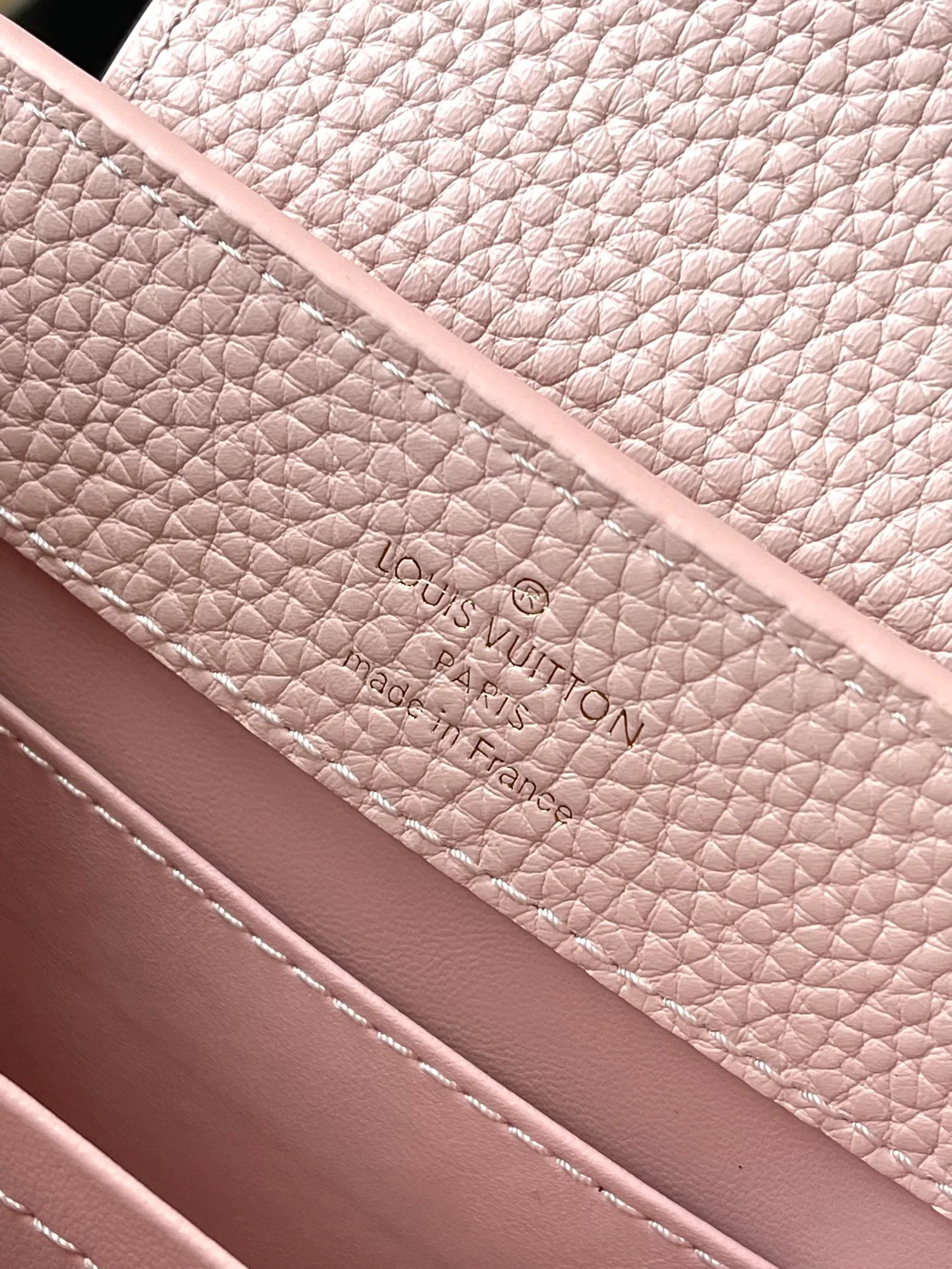 m22054-LV-capucines-mini-handbag/crossbody bag-pink