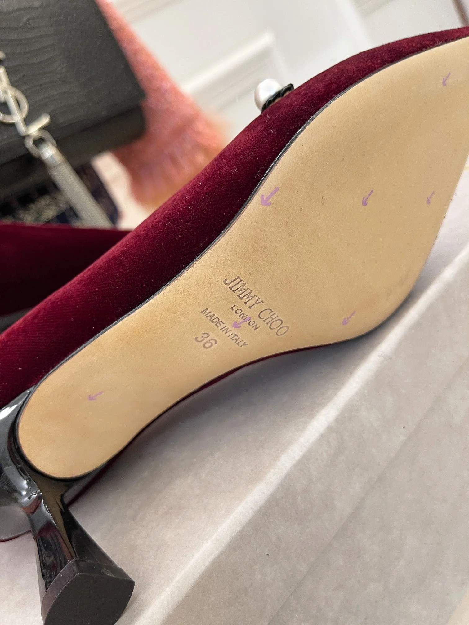 Классические туфли на высоком каблуке Jimmy с жемчужным верхом - красные