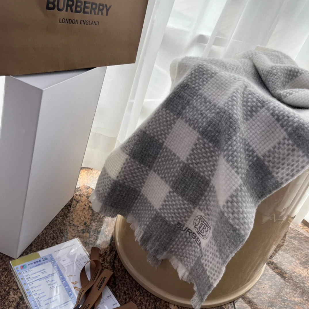 Шарф Burberry из усадочной шерсти в клетку - 32 см - 190 см - 125 г - 100% шерсть - серый