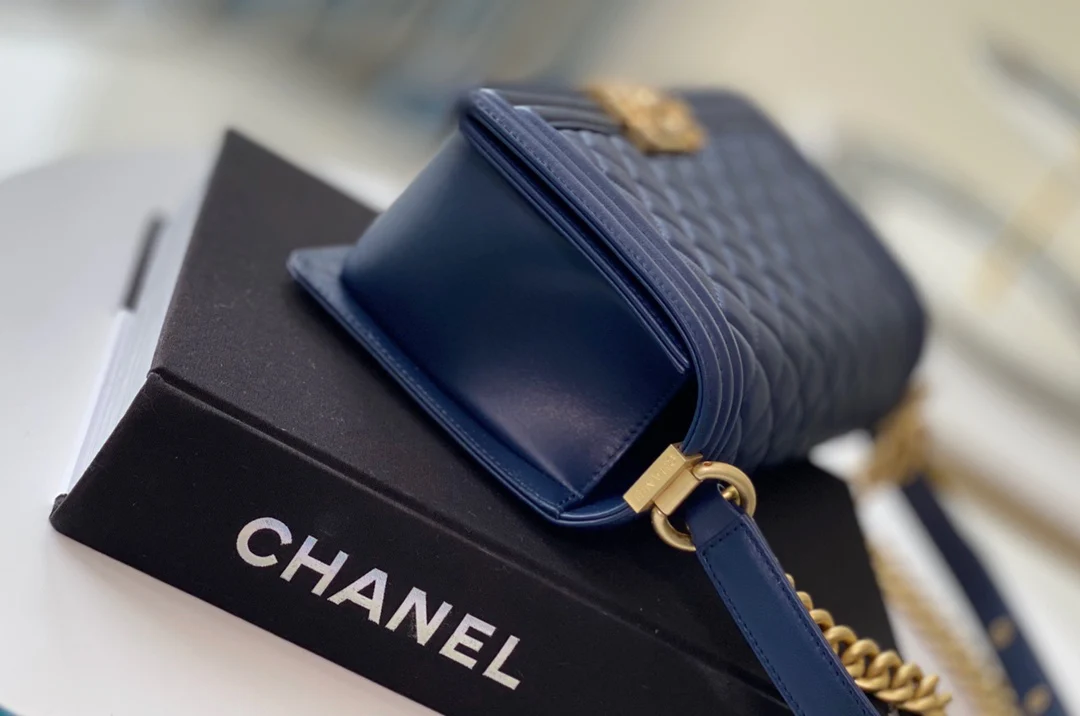 Chanel-boy-25cm-21