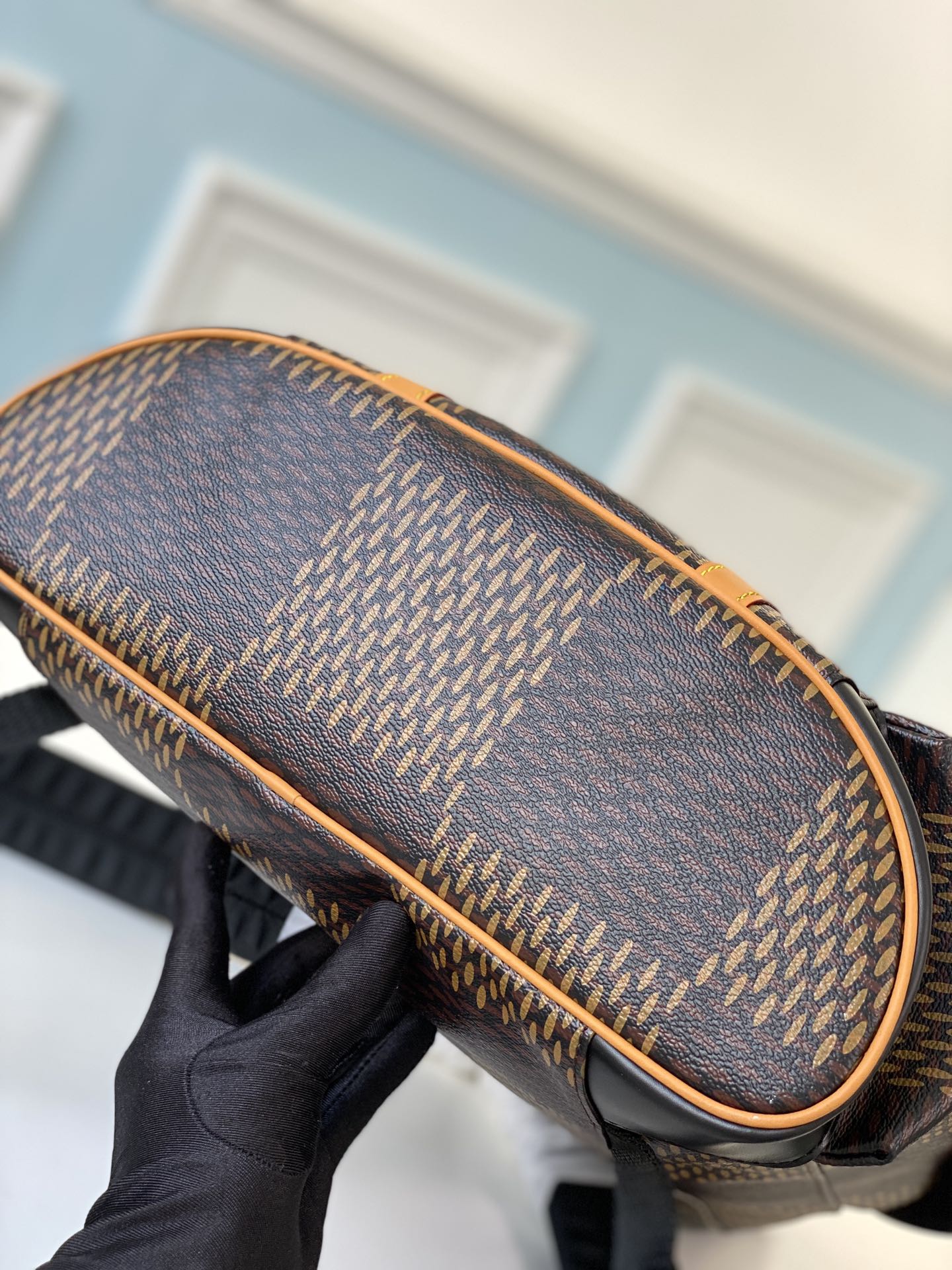 lv-n40358-christopher-small backpack