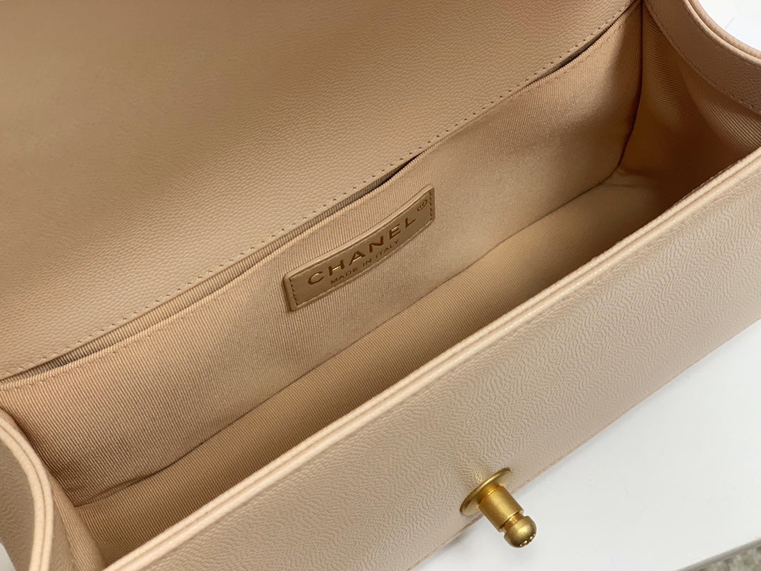 Chanel-boy-25cm-12
