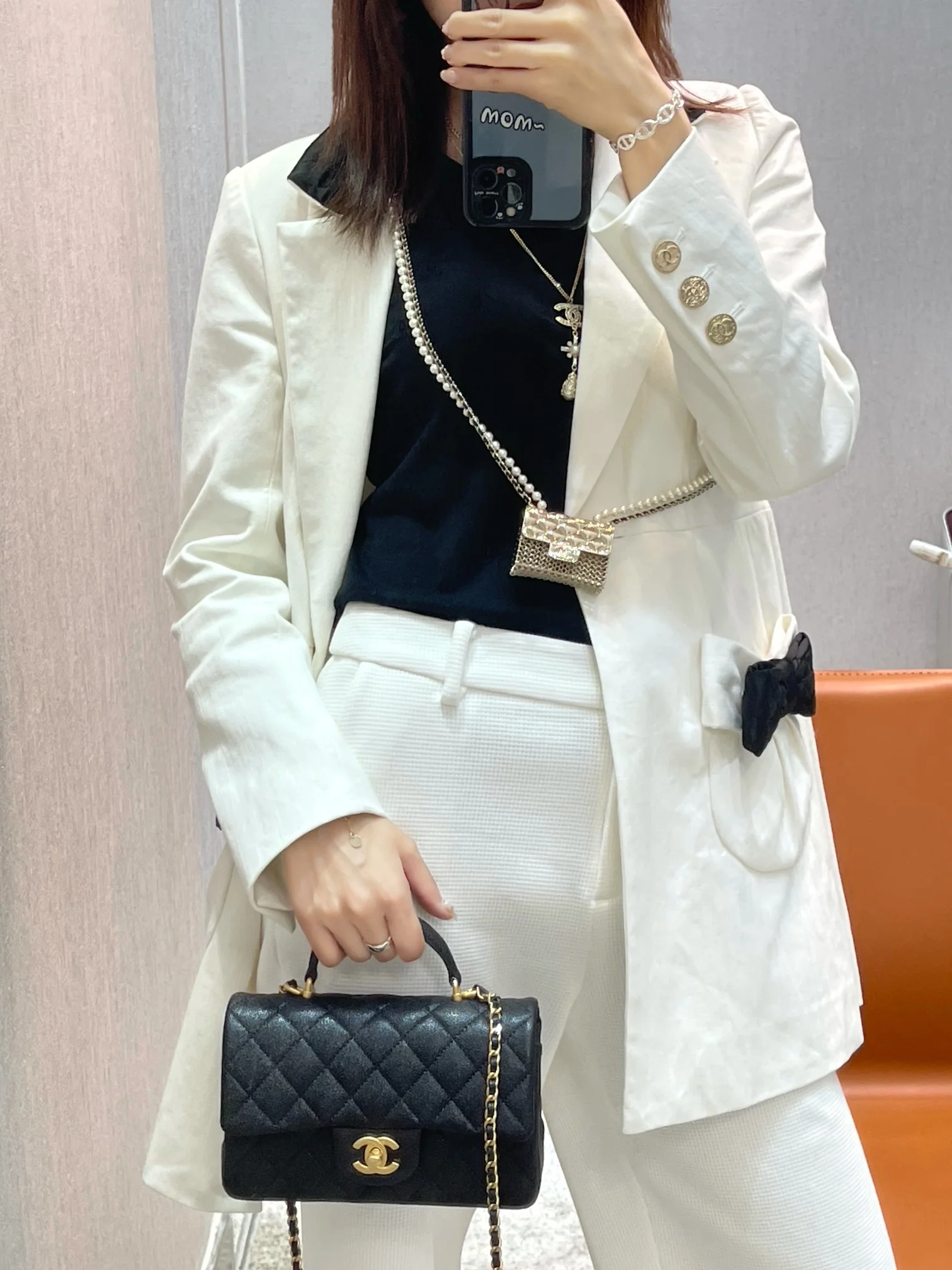 Сумка Chanel Coco Handle - выстиранная телячья кожа с текстурой 