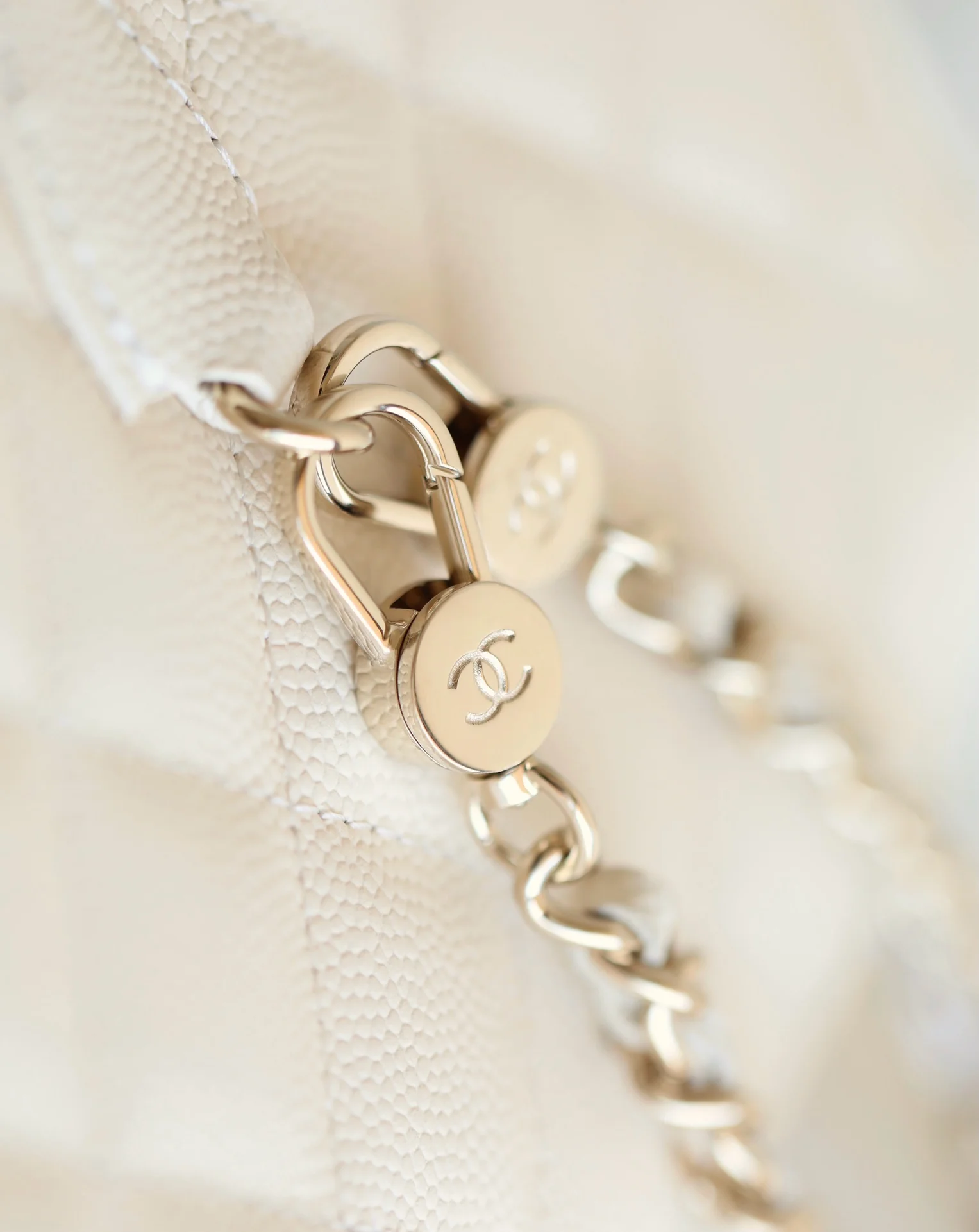 Рюкзак-мессенджер Chanel 25c - кремово-белый