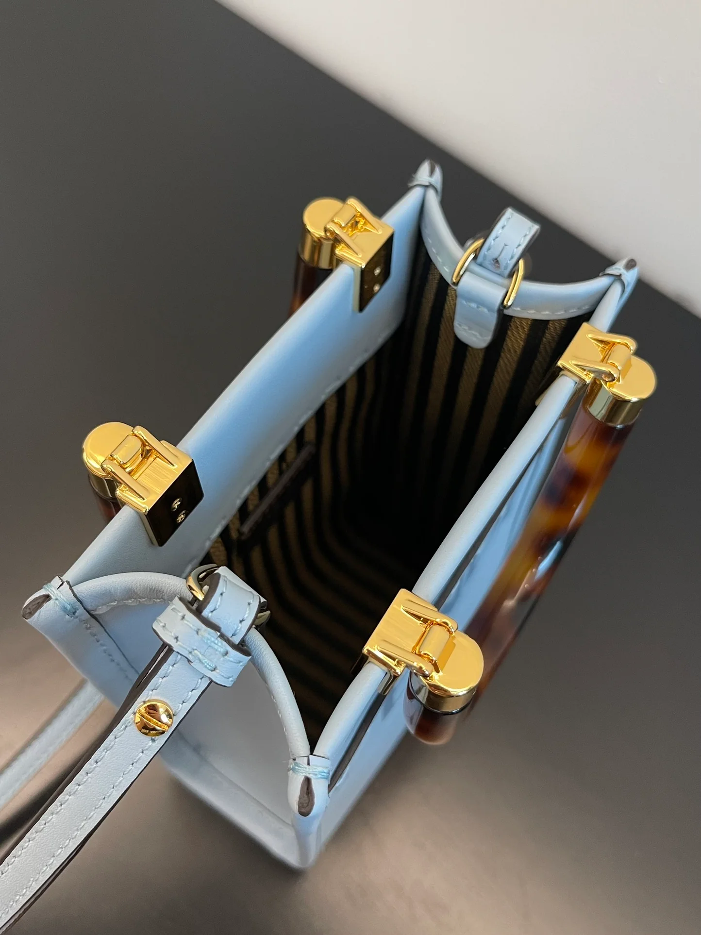 Сумка-тоут Fendi Sunshine - Мини - Светло-голубая