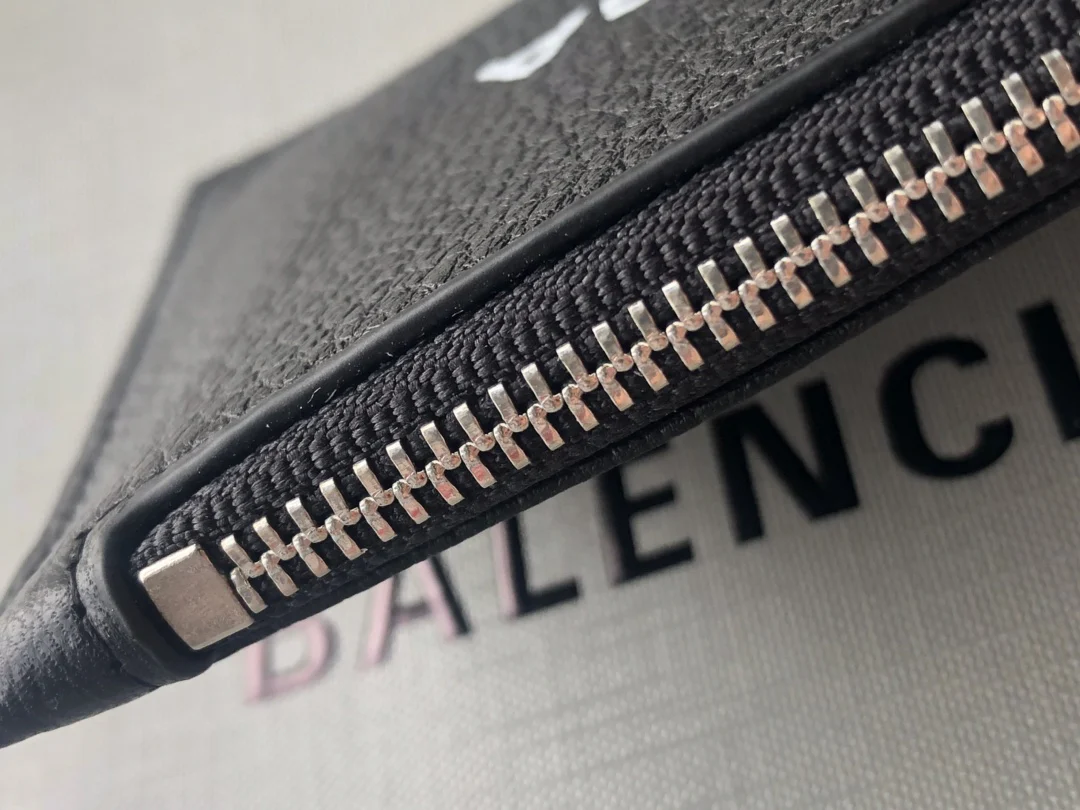 Balenciaga-新款拉链扁长夹
