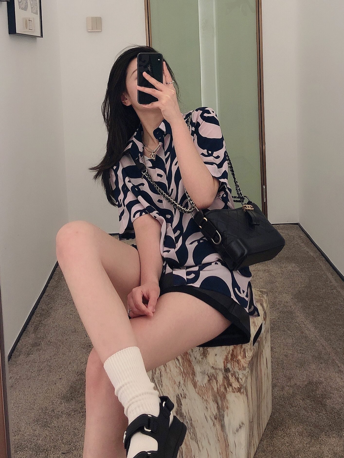 Маленькая сумка-хобо Chanel Garbielle - черная