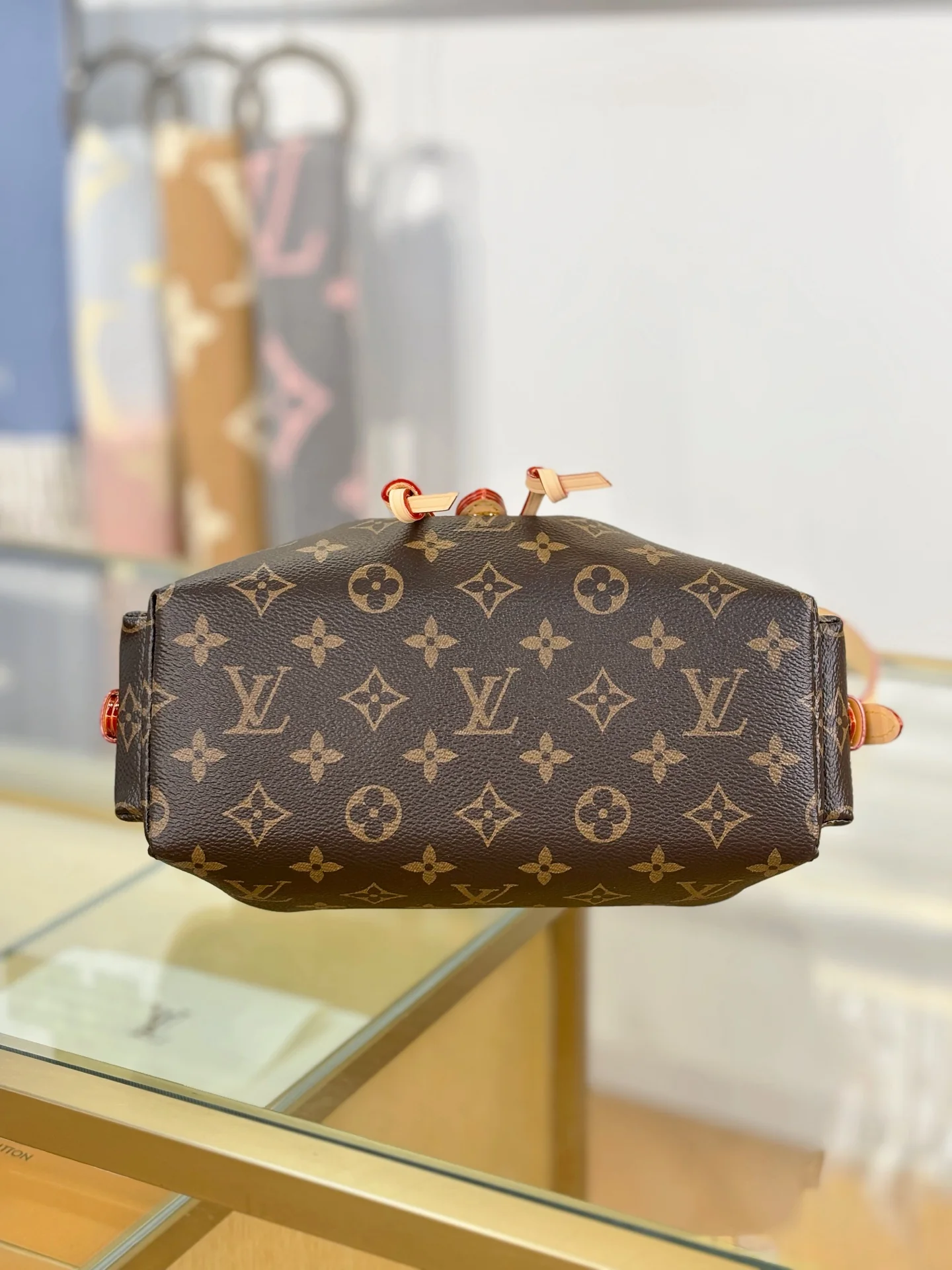 LV-mb163c-odyssee-handbag-classic monogram