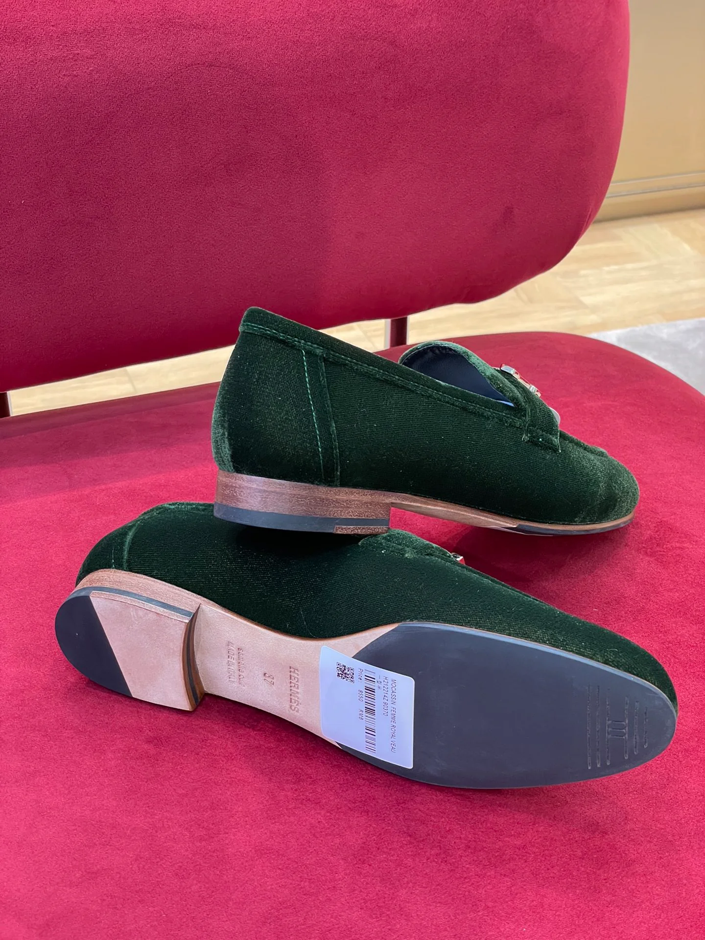 Бархатные лоферы Hermes с пряжкой H-Buck - 1 шт.