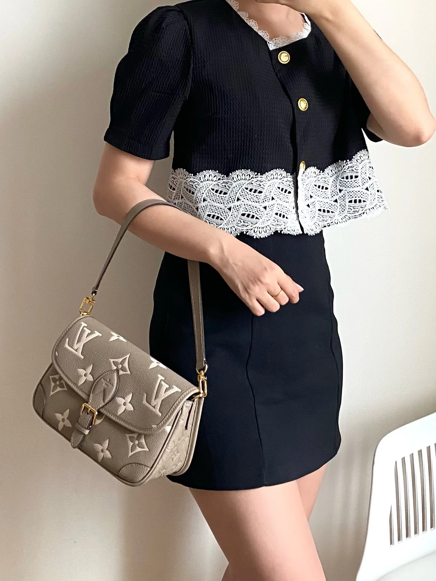 m46583-LV-diane Сумка-багет (наплечная/кроссбоди) - светло-серый