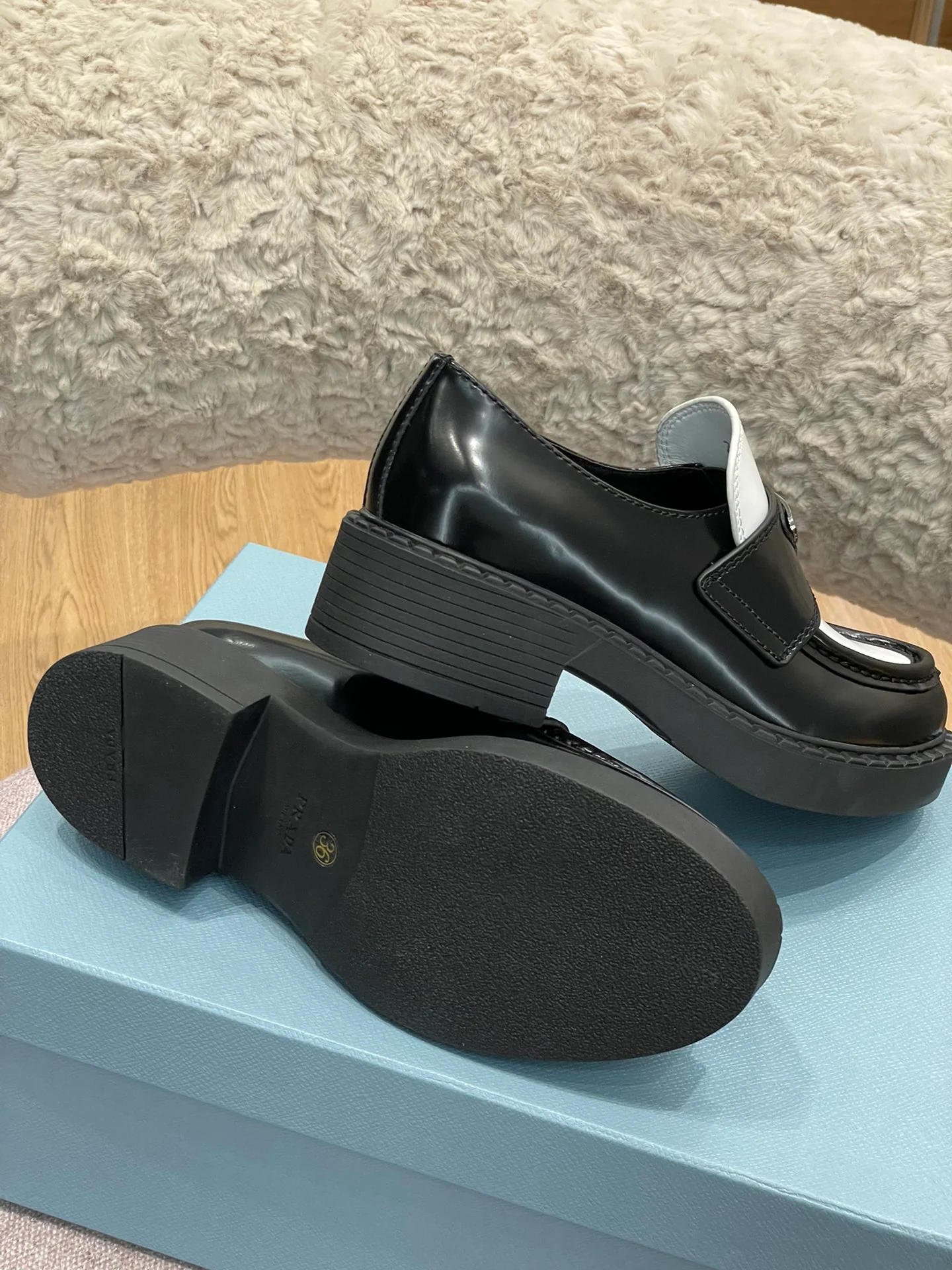 Обувь Prada - Лоферы на платформе Prada - черно-белые