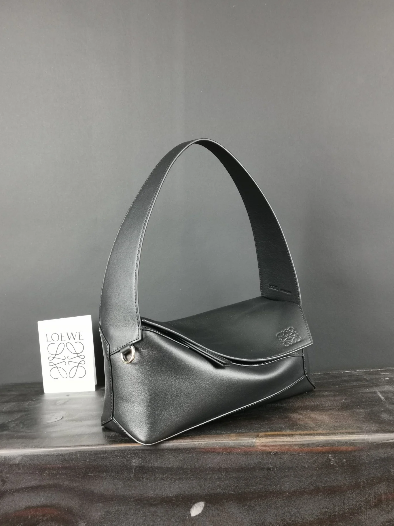 Сумка-хобо Loewe-puzzle-hobo-handbag-2