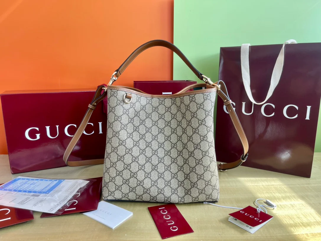 Маленькая сумка через плечо Gucci 2025 из коричневой кожи - коричневая