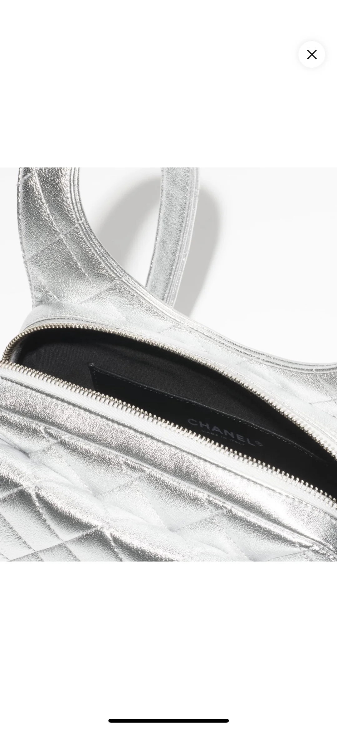 Новая коллекция Chanel весна/лето - сумка-хобо - сумка-мессенджер в стиле хиппи - серебристая