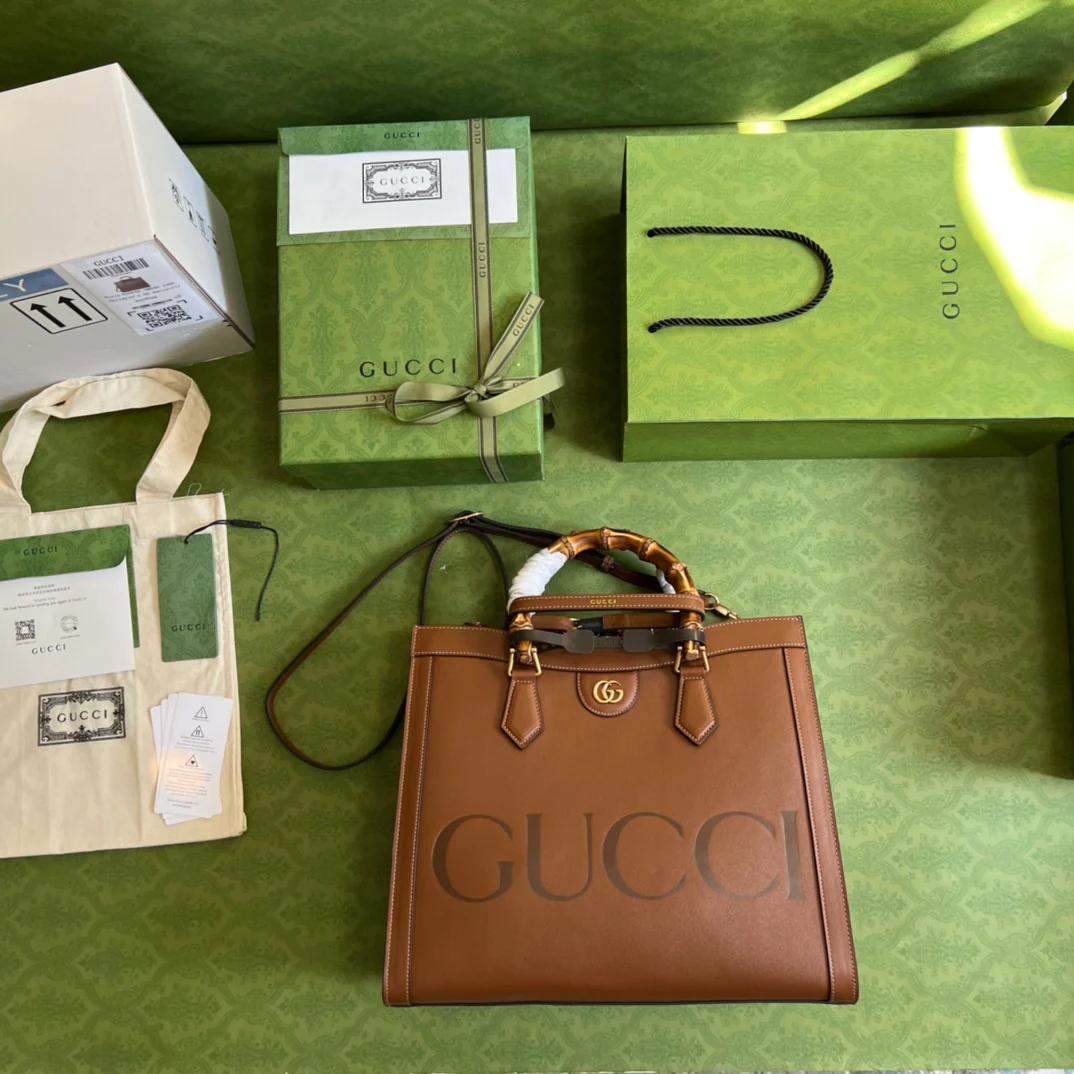 Сумка Gucci Bamboo — большая сумка-тоут — 35x30x14 см — коричневая, из натуральной кожи.